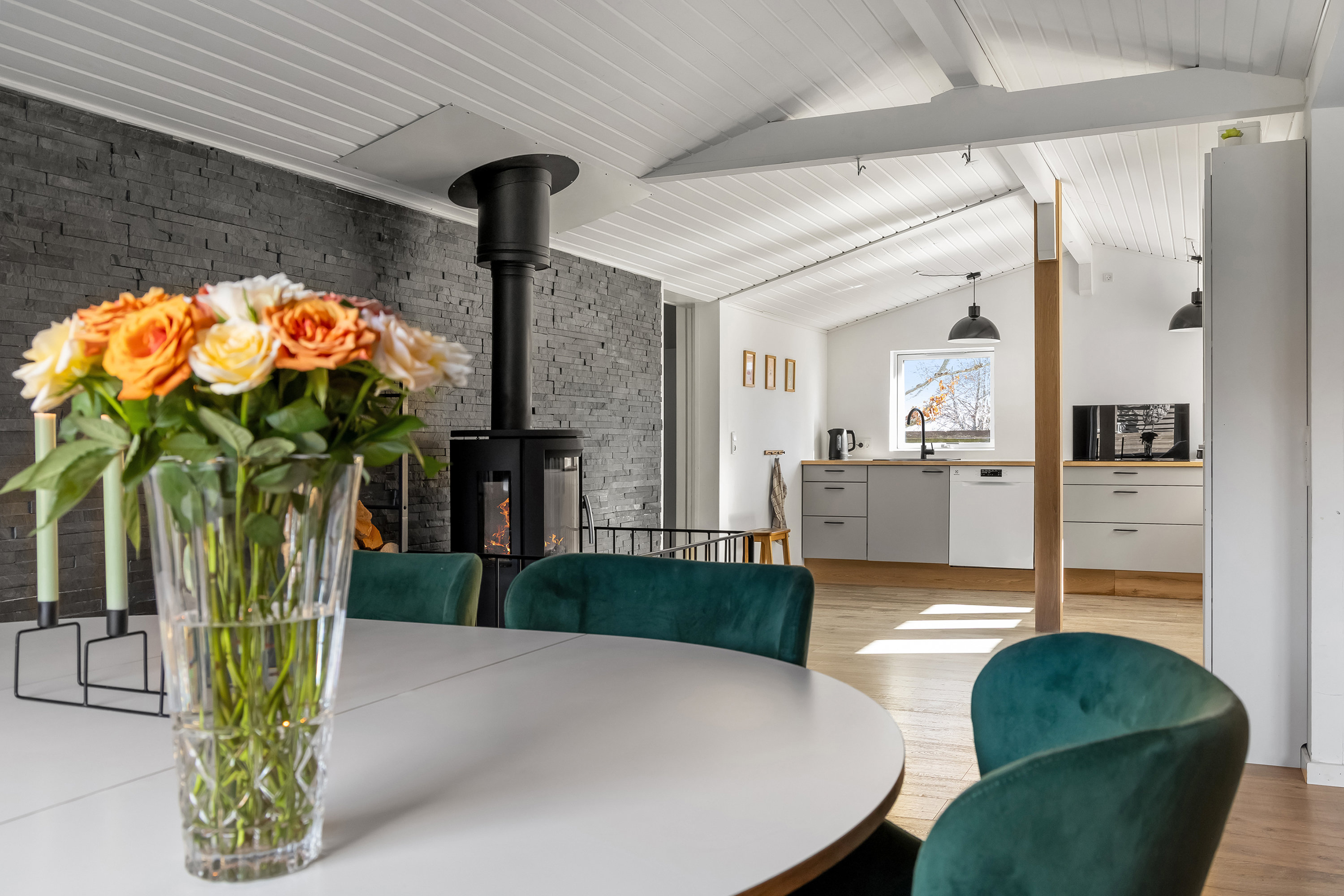 Fremhævet køkken alrum billede i fuldskærmstilstand. Billede af Skovvej 25, 4040 Jyllinge