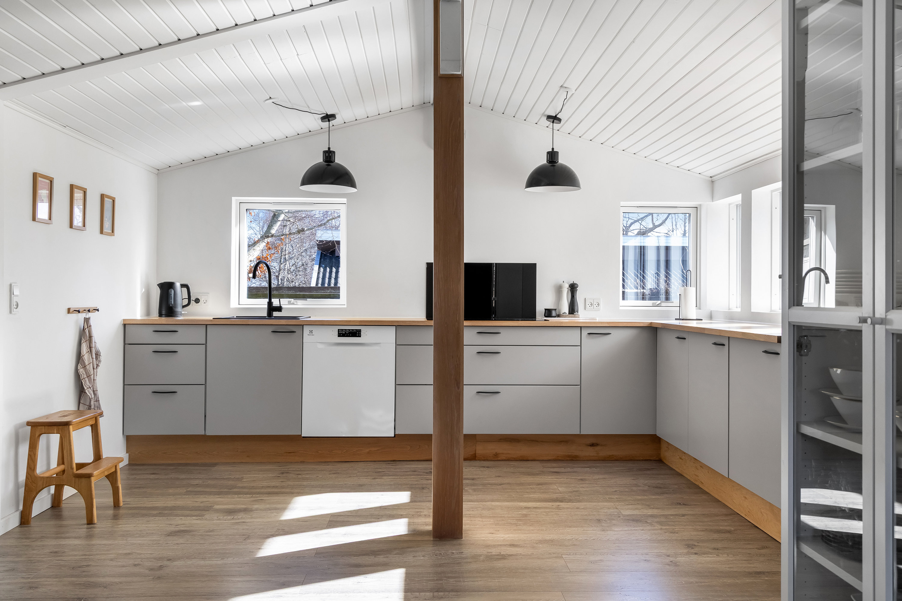 Fremhævet køkken alrum billede i fuldskærmstilstand. Billede af Skovvej 25, 4040 Jyllinge