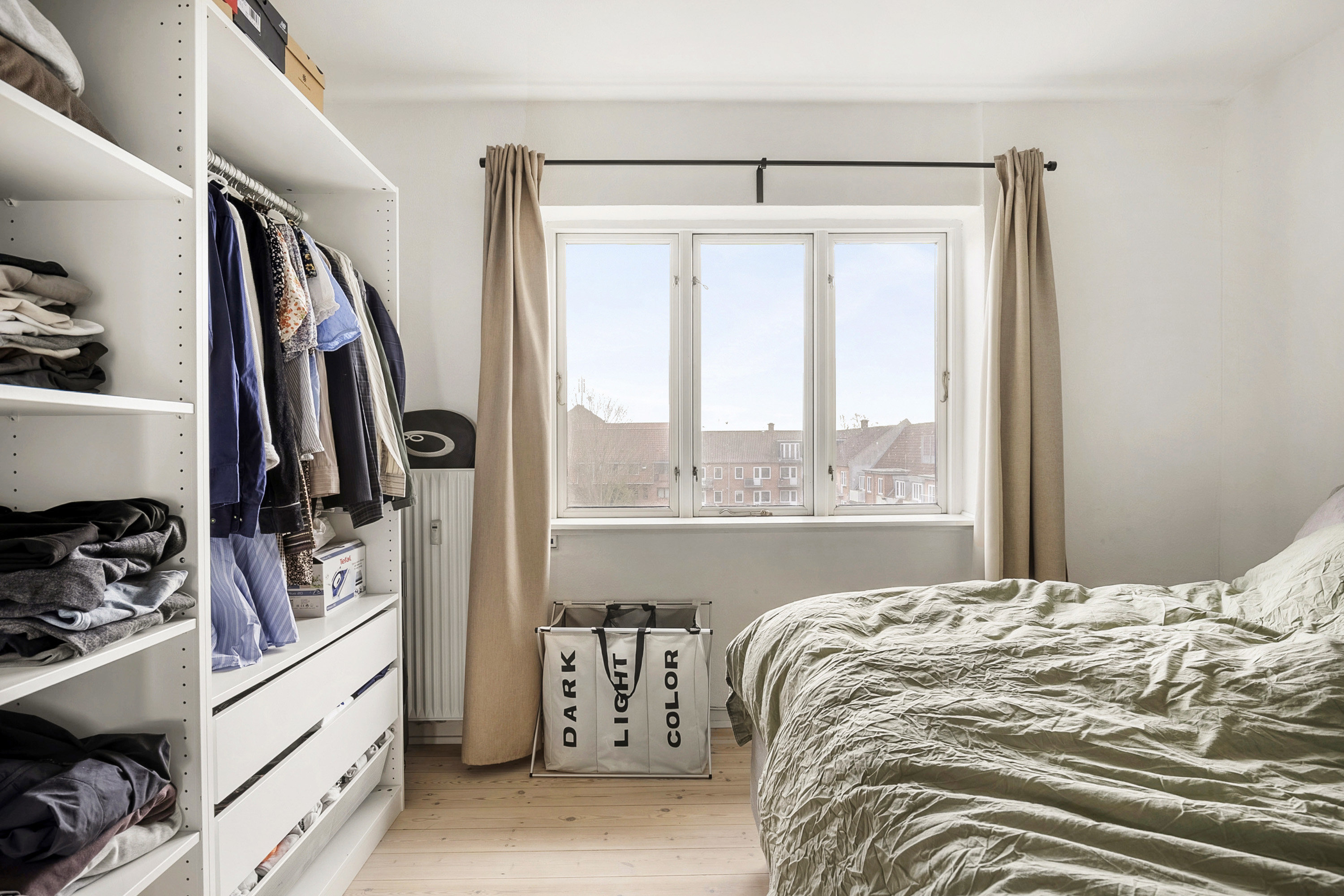 Fremhævet soveværelse billede i fuldskærmstilstand. Billede af Schacksgade 21, 3. th., 5000 Odense C