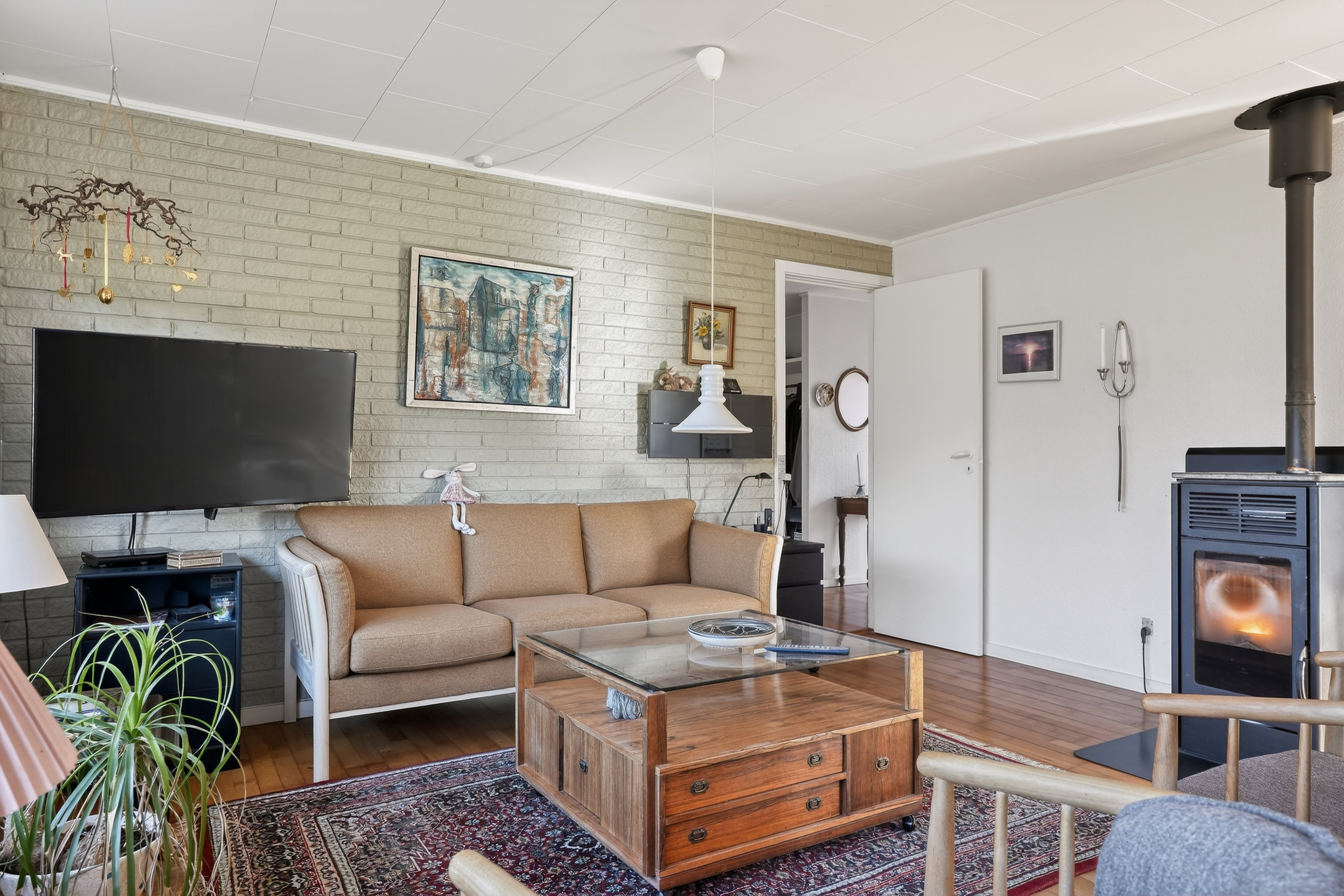 Fremhævet stue billede i fuldskærmstilstand. Billede af Søgårdssvinget 10, Svinninge, 4572 Nørre Asmindrup