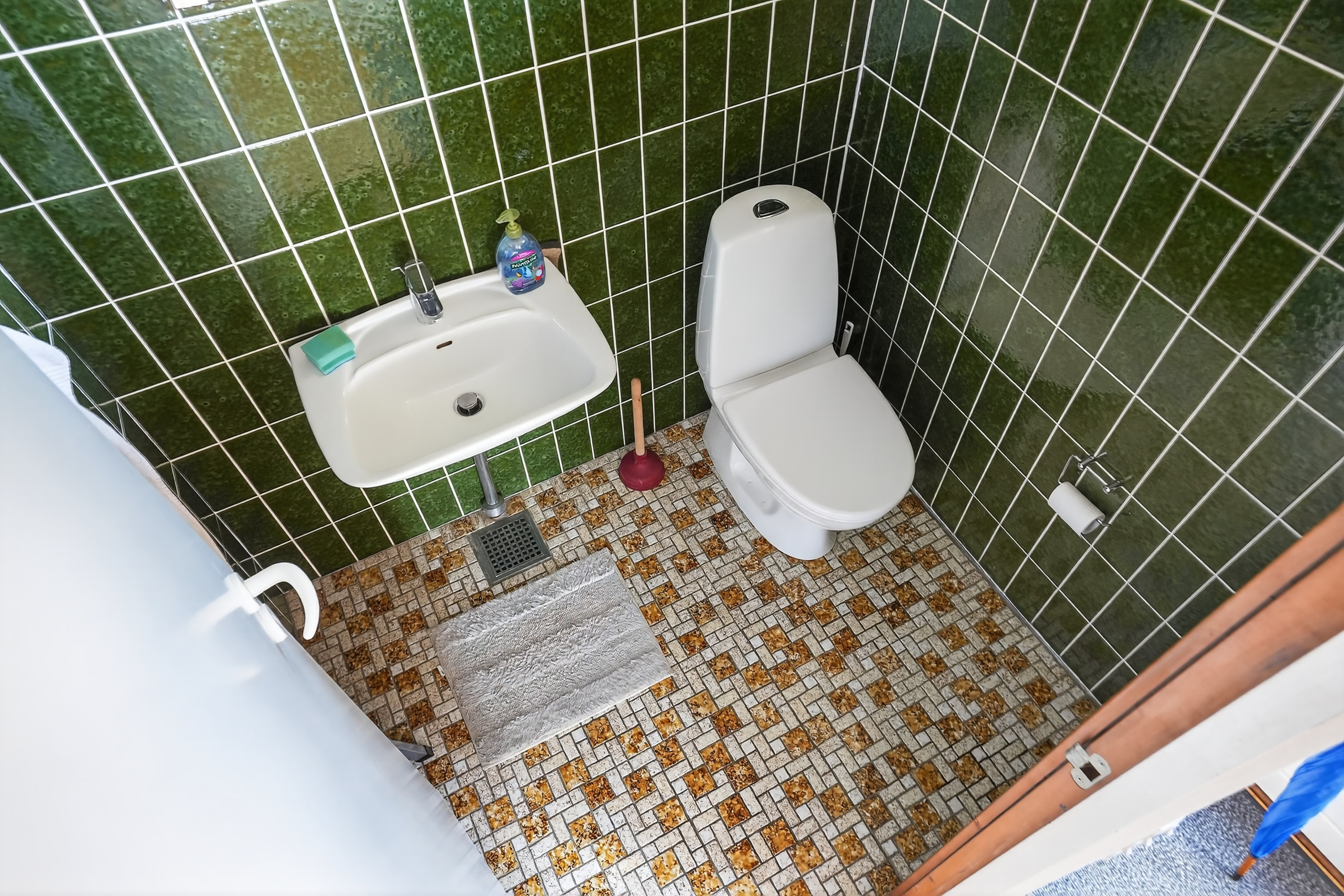 Fremhævet wc billede i fuldskærmstilstand. Billede af Søgårdssvinget 10, Svinninge, 4572 Nørre Asmindrup