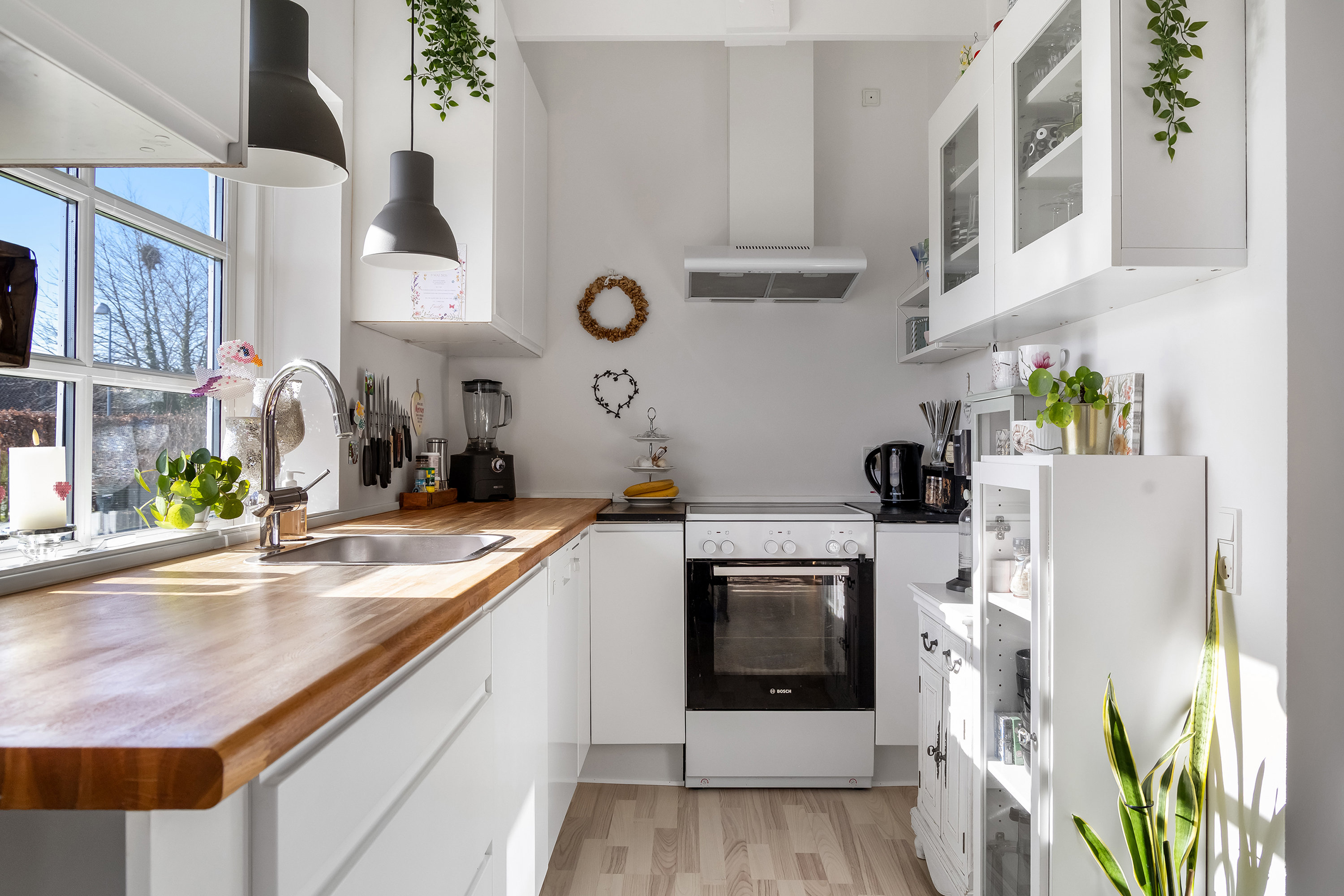 Fremhævet køkken billede i fuldskærmstilstand. Billede af Lærkevej 34, 4040 Jyllinge