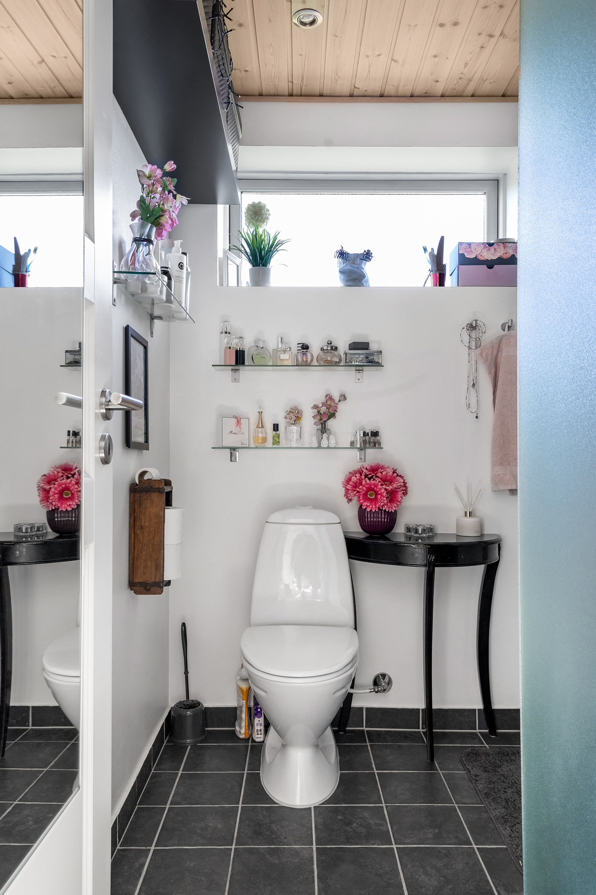 Fremhævet badeværelse billede i fuldskærmstilstand. Billede af Lærkevej 34, 4040 Jyllinge