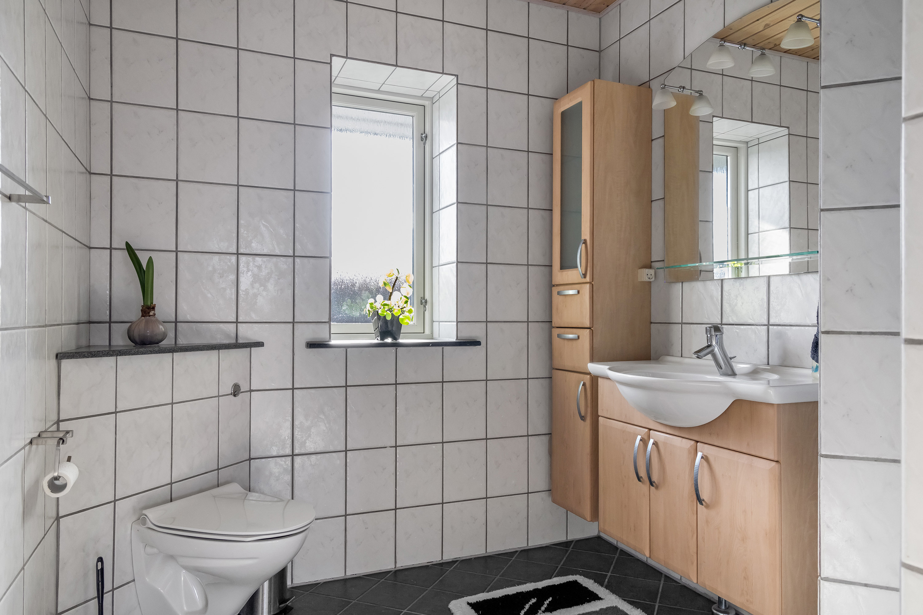 Fremhævet badeværelse billede i fuldskærmstilstand. Billede af Lærkevej 34, 4040 Jyllinge