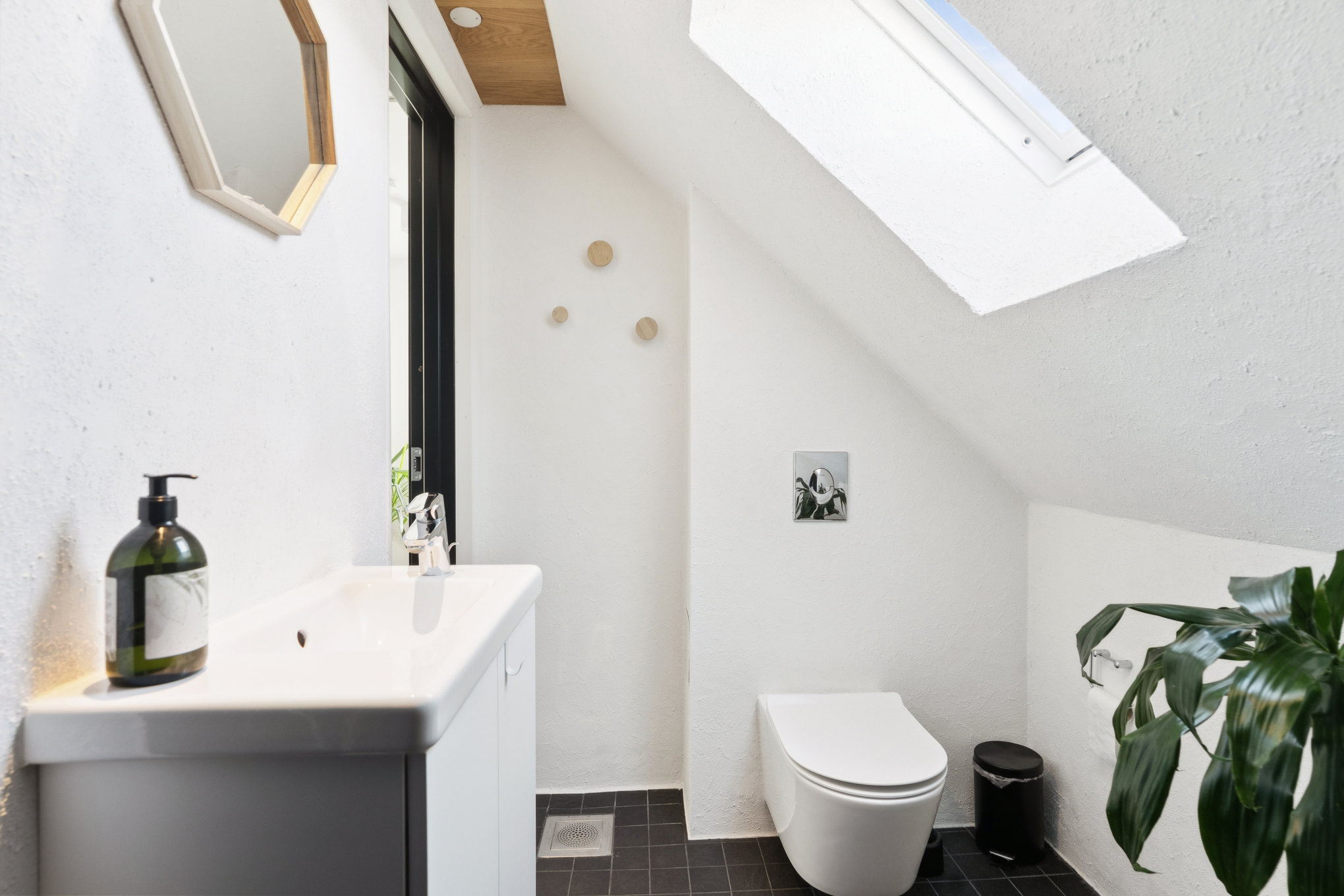 Fremhævet badeværelse billede i fuldskærmstilstand. Billede af Kærgade 41, 8940 Randers SV