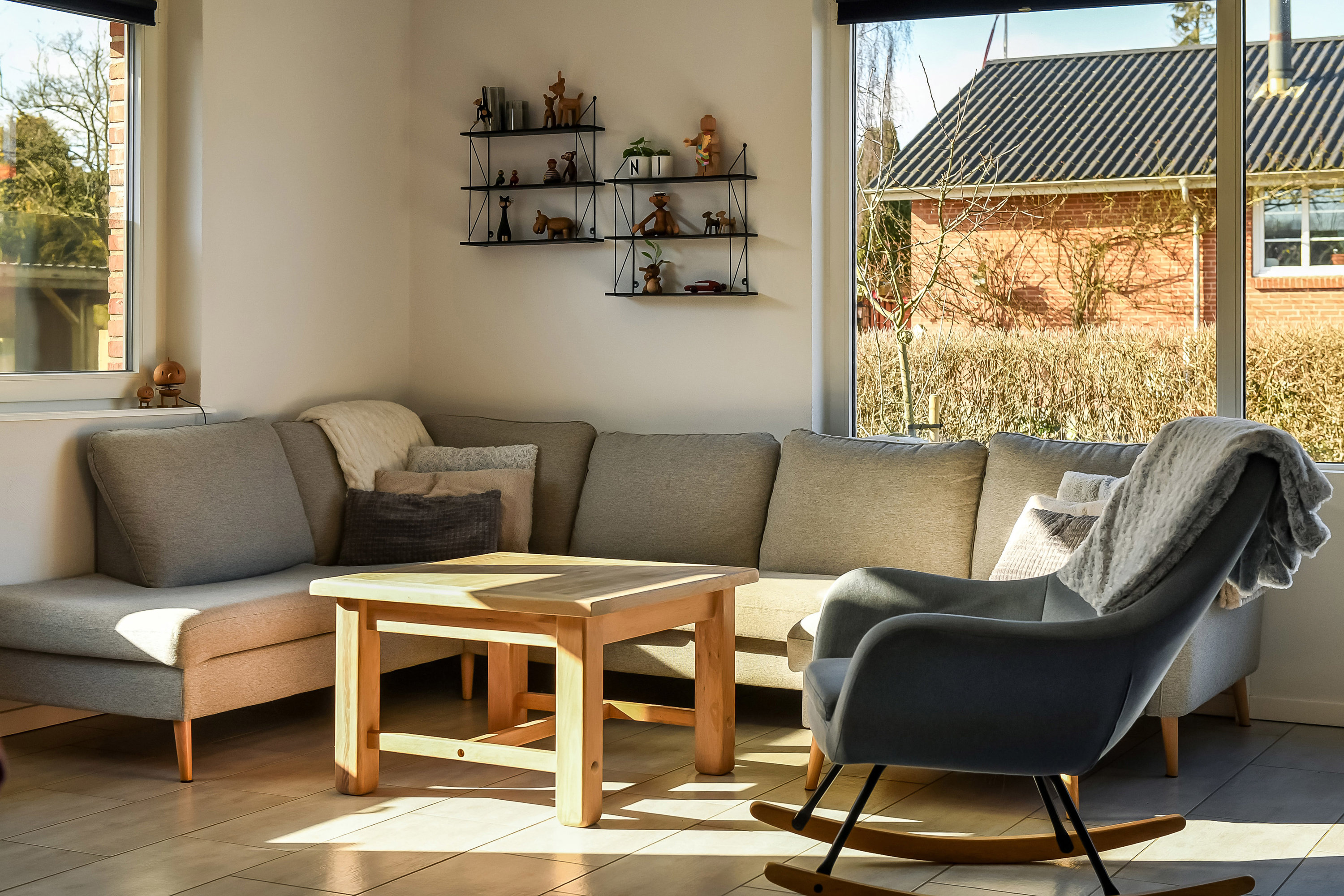 Fremhævet stue billede i fuldskærmstilstand. Billede af Æblevej 7, 7250 Hejnsvig