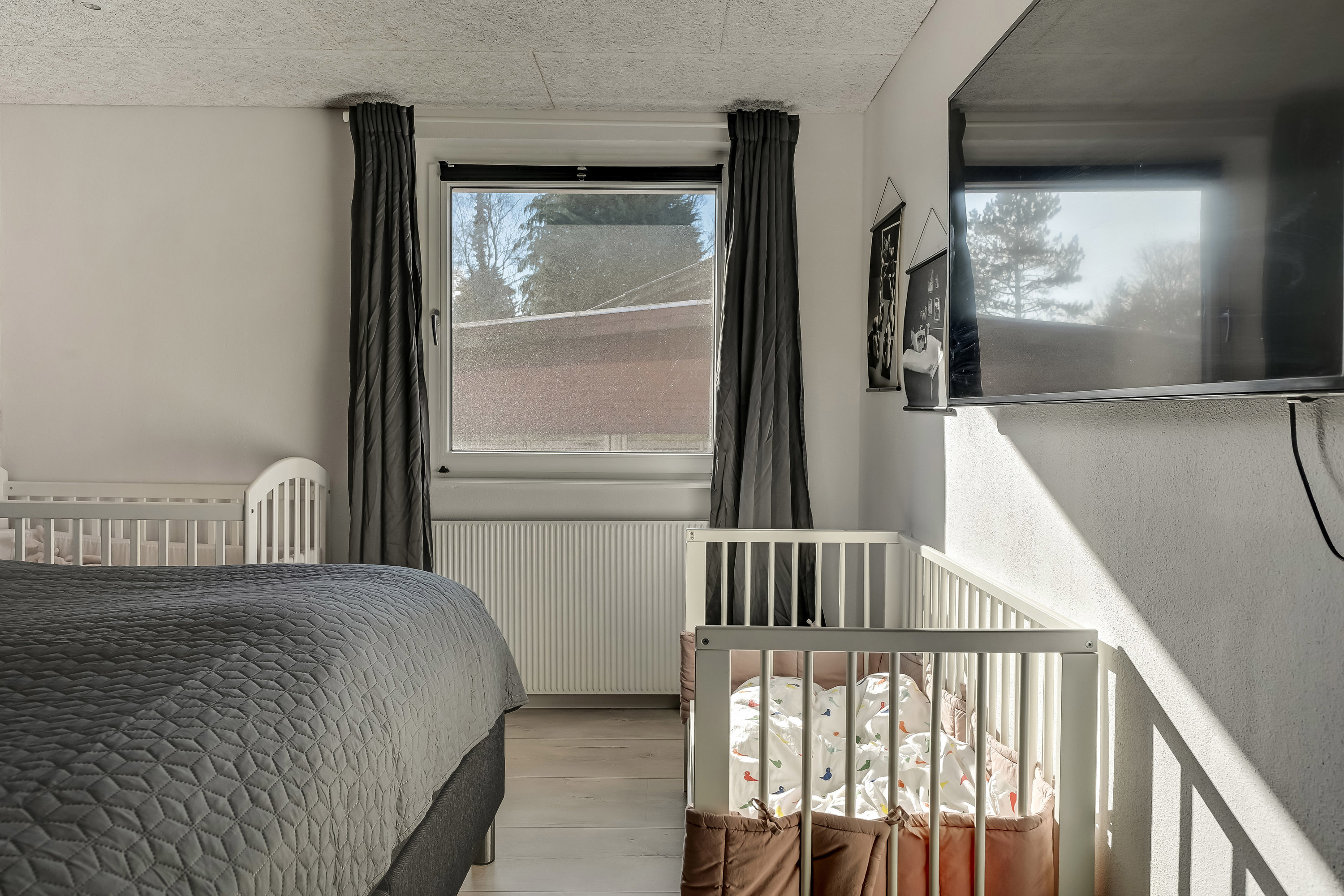 Fremhævet værelse billede i fuldskærmstilstand. Billede af Æblevej 7, 7250 Hejnsvig