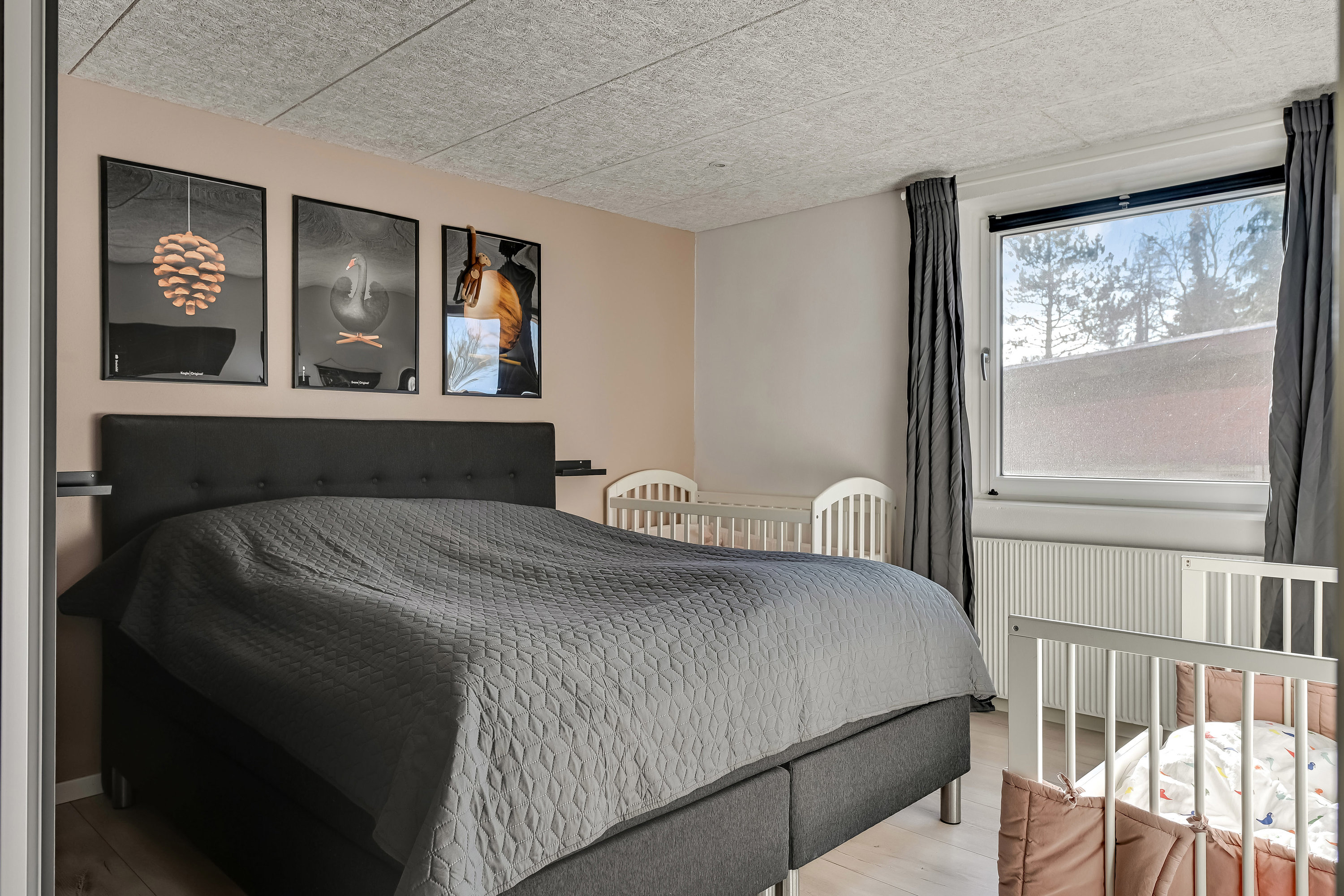 Fremhævet værelse billede i fuldskærmstilstand. Billede af Æblevej 7, 7250 Hejnsvig