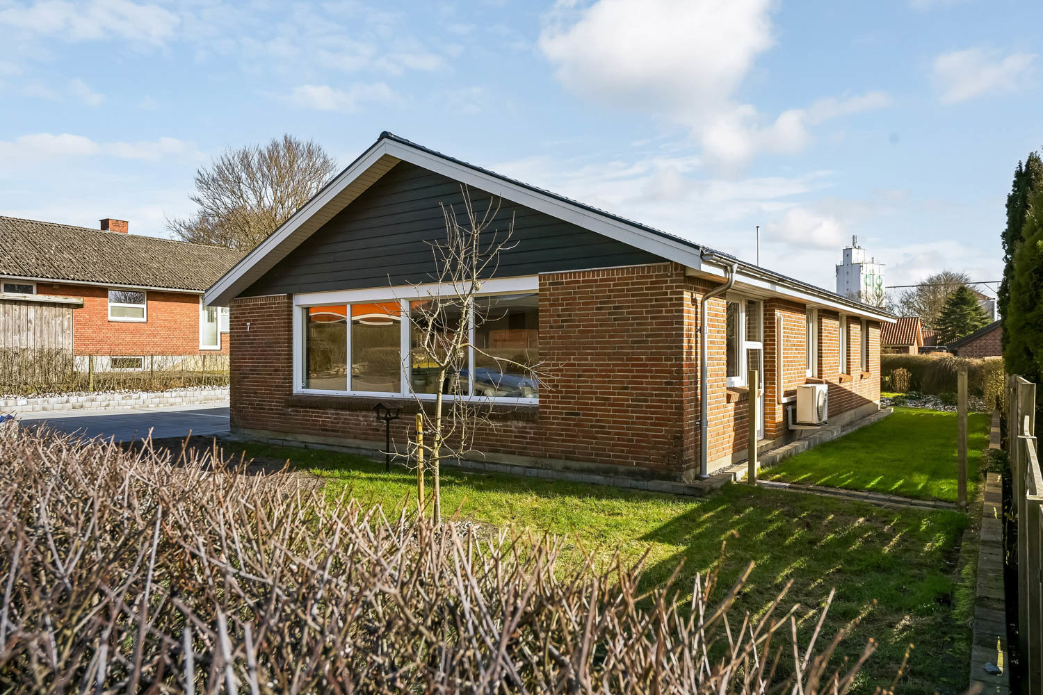 Fremhævet ejendommen billede i fuldskærmstilstand. Billede af Æblevej 7, 7250 Hejnsvig