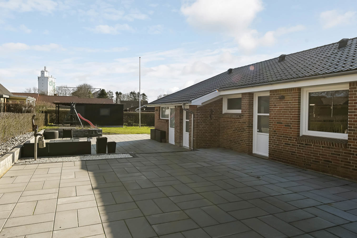 Fremhævet have billede i fuldskærmstilstand. Billede af Æblevej 7, 7250 Hejnsvig