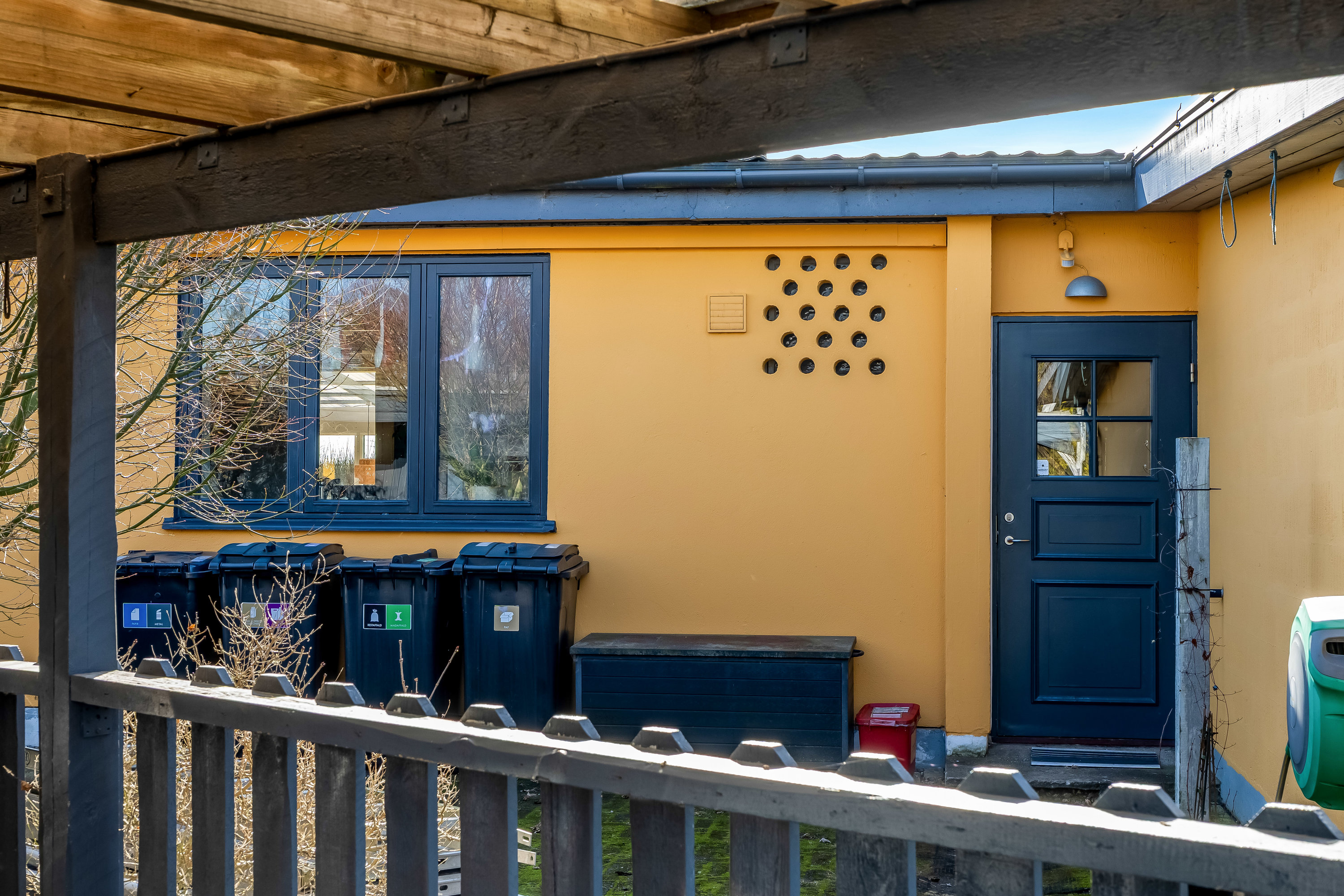 Fremhævet gårdmiljø billede i fuldskærmstilstand. Billede af Lyngevej 10, Uvelse, 3550 Slangerup