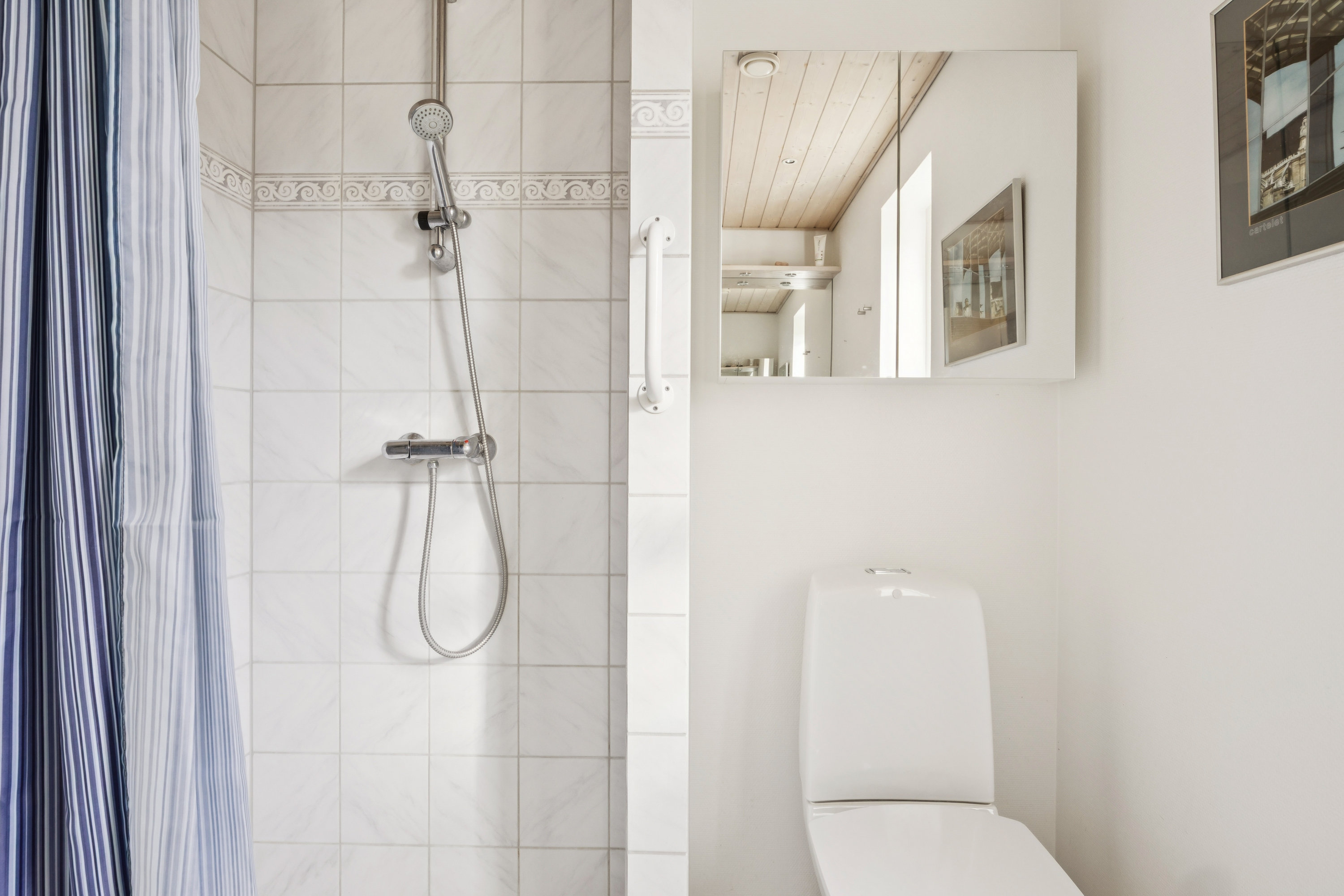 Fremhævet badeværelse billede i fuldskærmstilstand. Billede af Porsvej 5, 2670 Greve