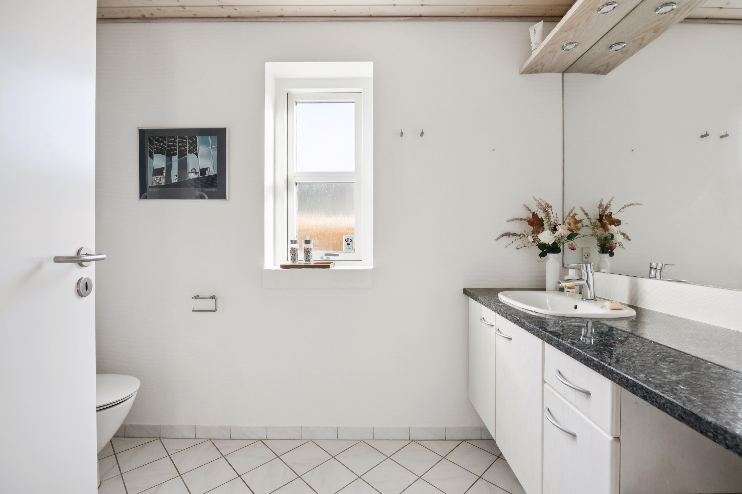 Fremhævet badeværelse billede i fuldskærmstilstand. Billede af Porsvej 5, 2670 Greve