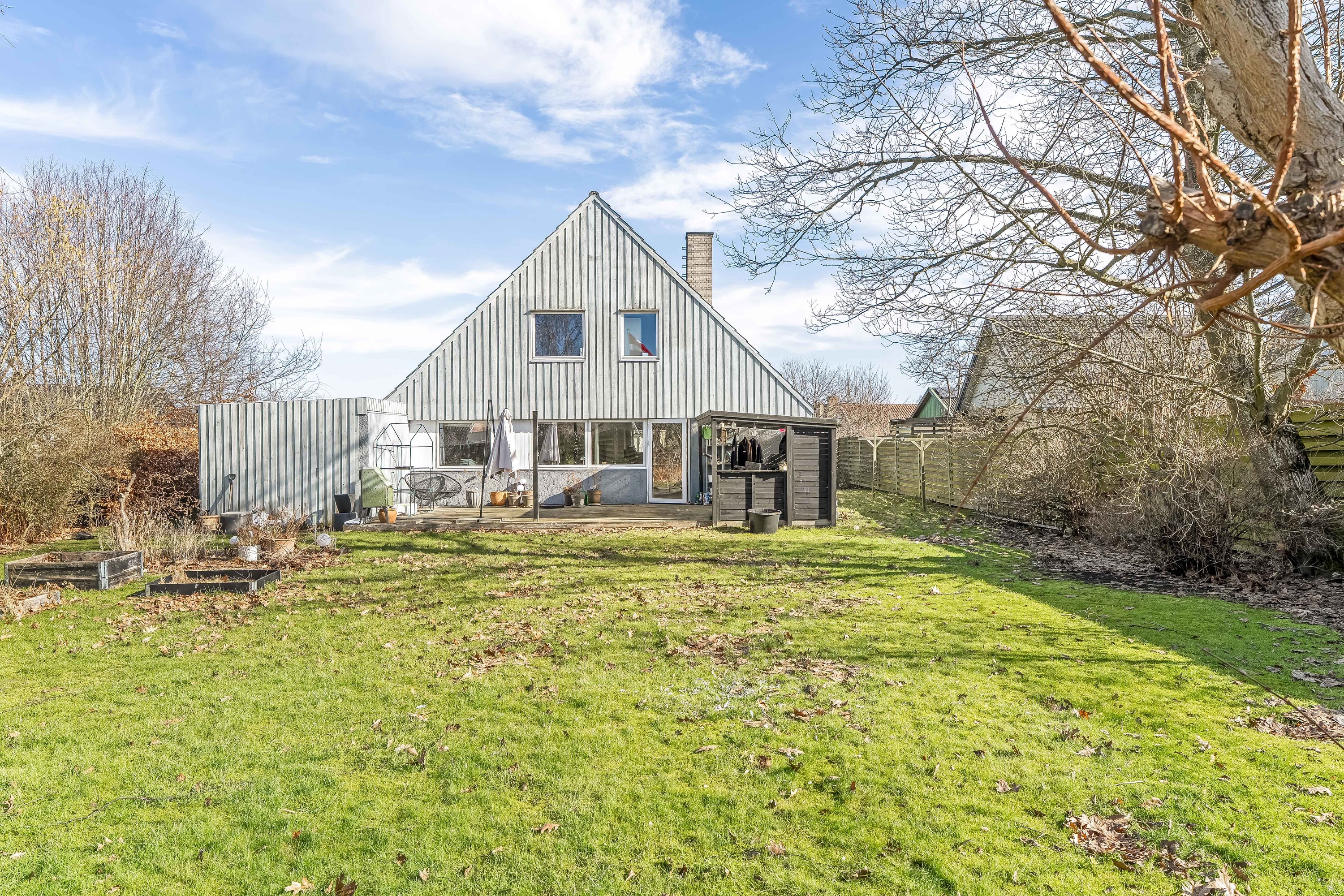 Fremhævet facade billede i fuldskærmstilstand. Billede af Kurreholmvej 12, 3330 Gørløse