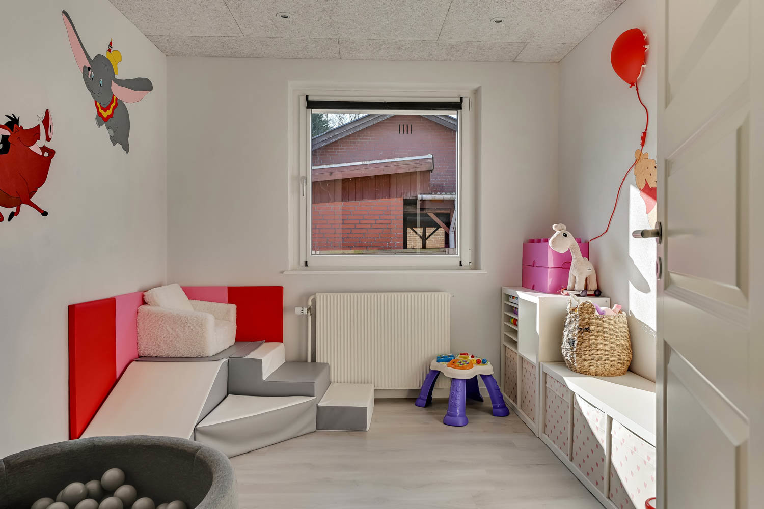 Fremhævet værelse billede i fuldskærmstilstand. Billede af Æblevej 7, 7250 Hejnsvig