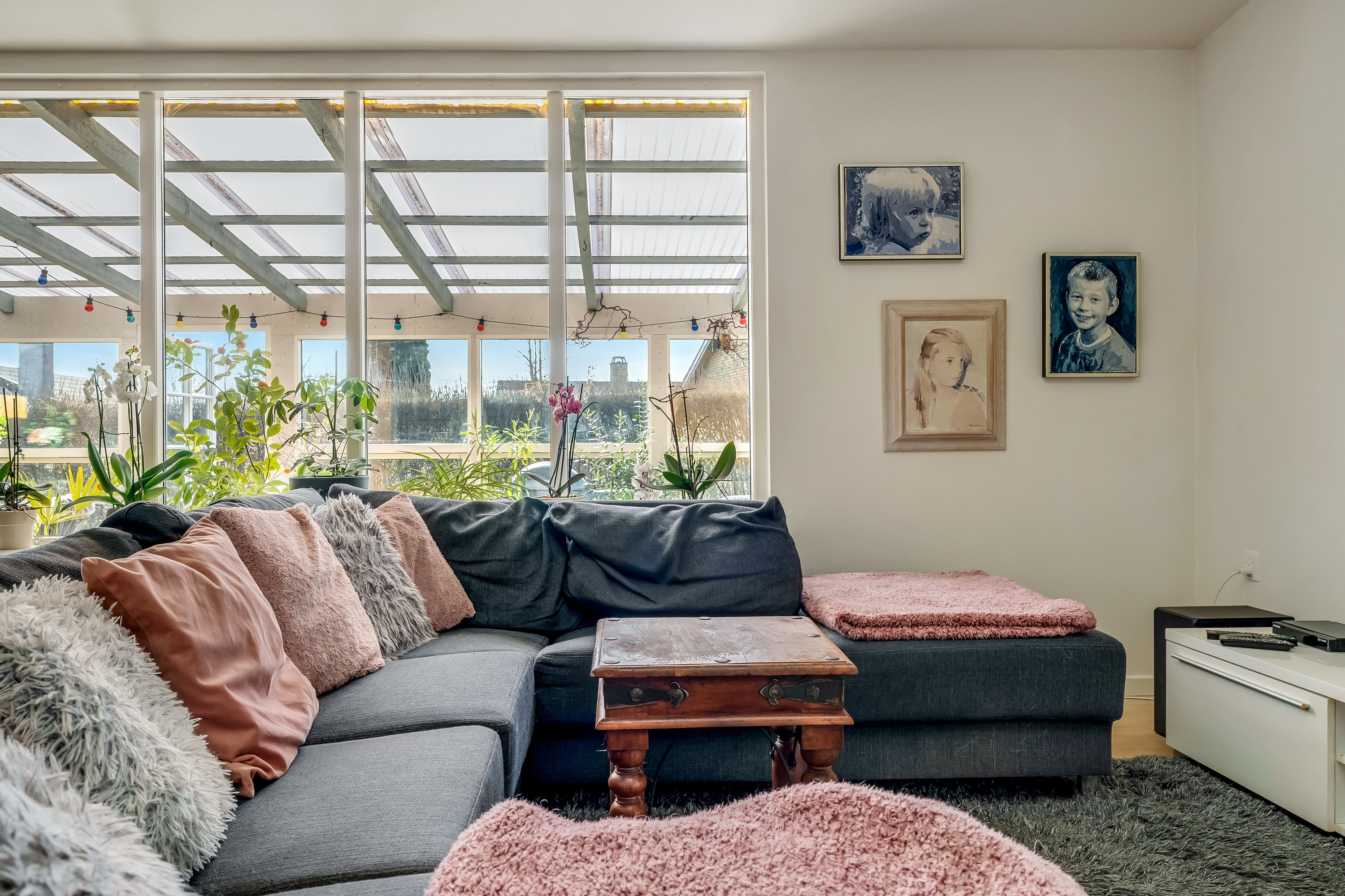 Fremhævet stue billede i fuldskærmstilstand. Billede af Lyngevej 10, Uvelse, 3550 Slangerup