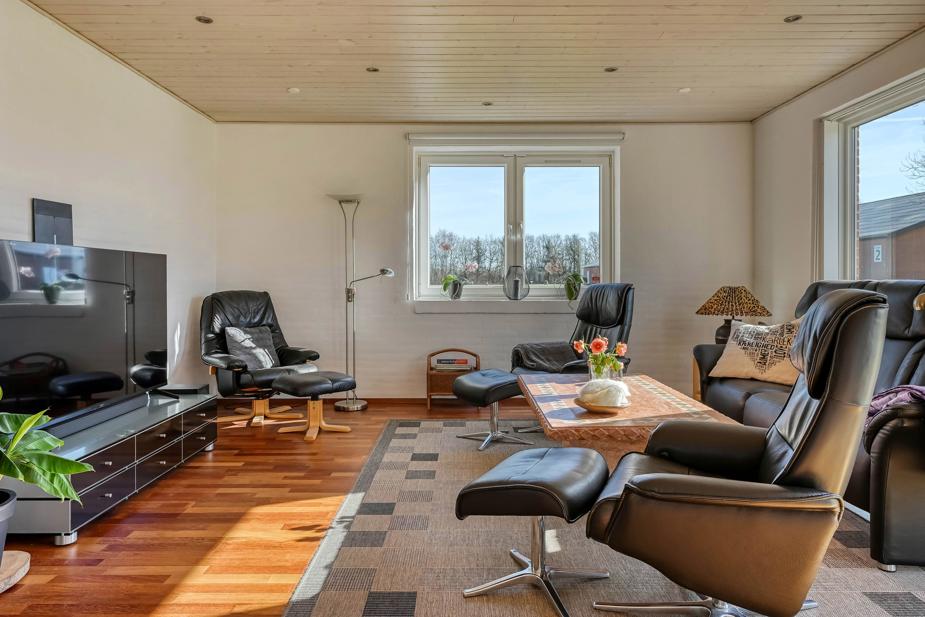 Fremhævet stue billede i fuldskærmstilstand. Billede af Nørremarksvej 9, Krogager Mk, 7200 Grindsted