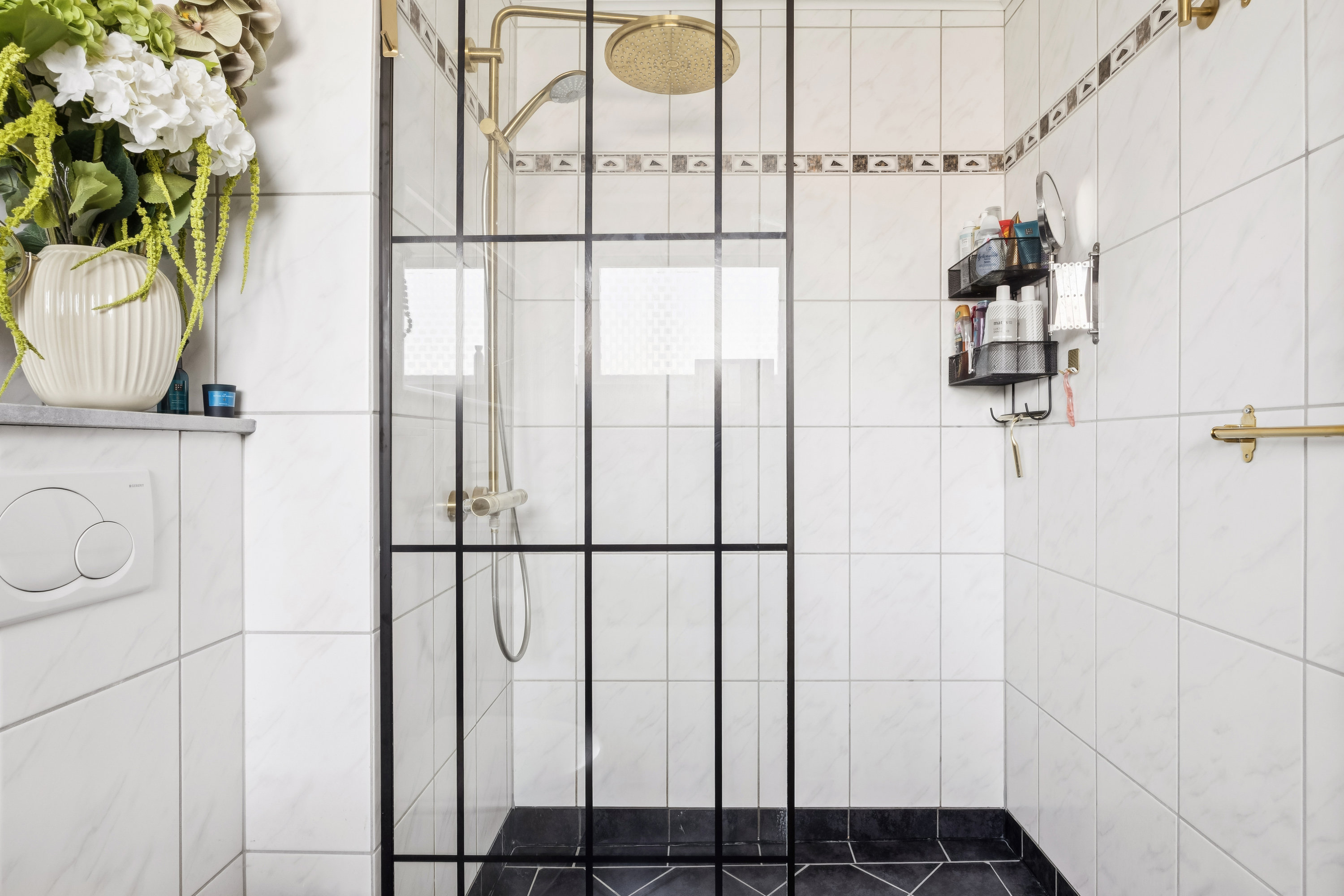 Fremhævet badeværelse billede i fuldskærmstilstand. Billede af Hovgårdsparken 135, 2670 Greve