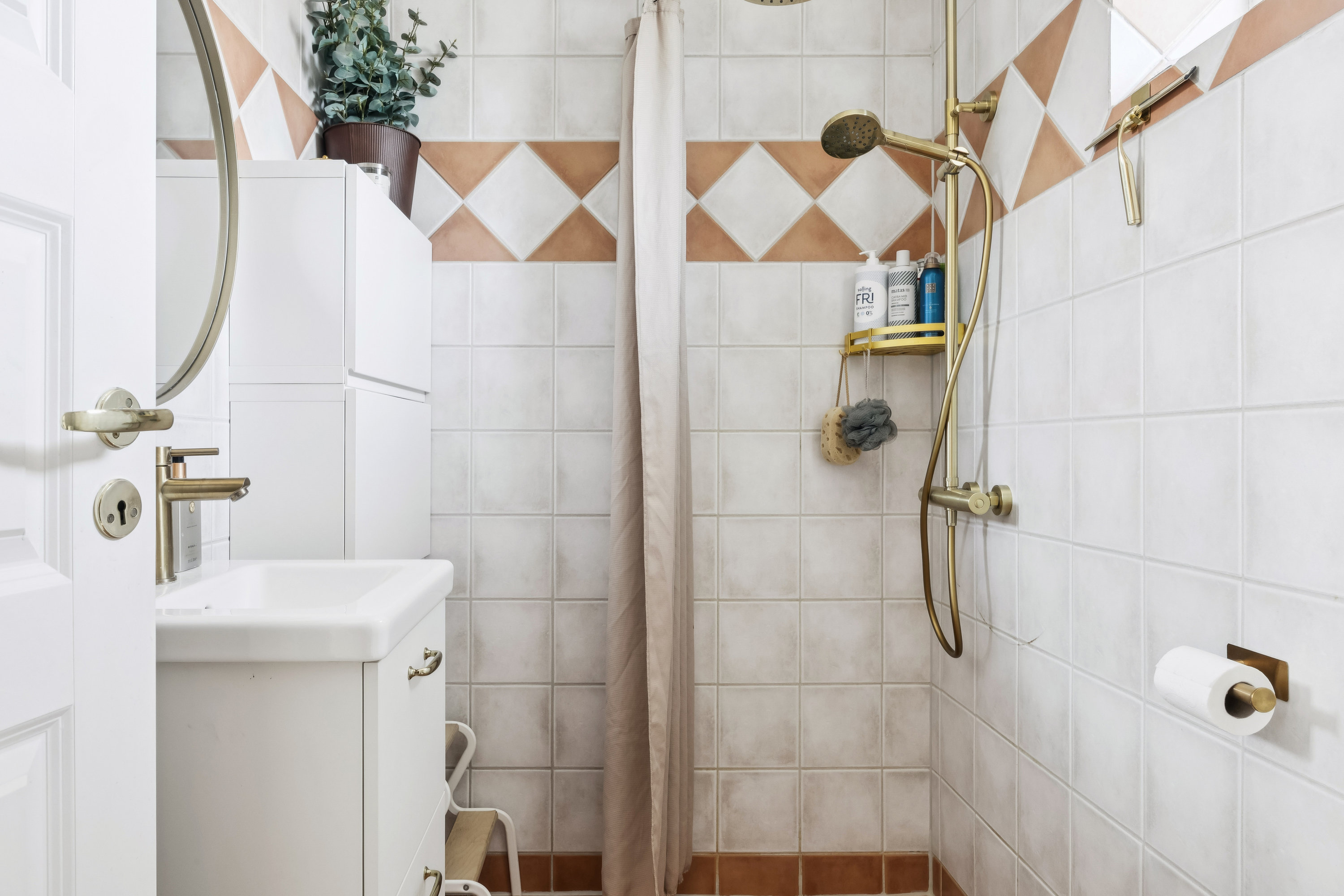 Fremhævet badeværelse billede i fuldskærmstilstand. Billede af Hovgårdsparken 135, 2670 Greve