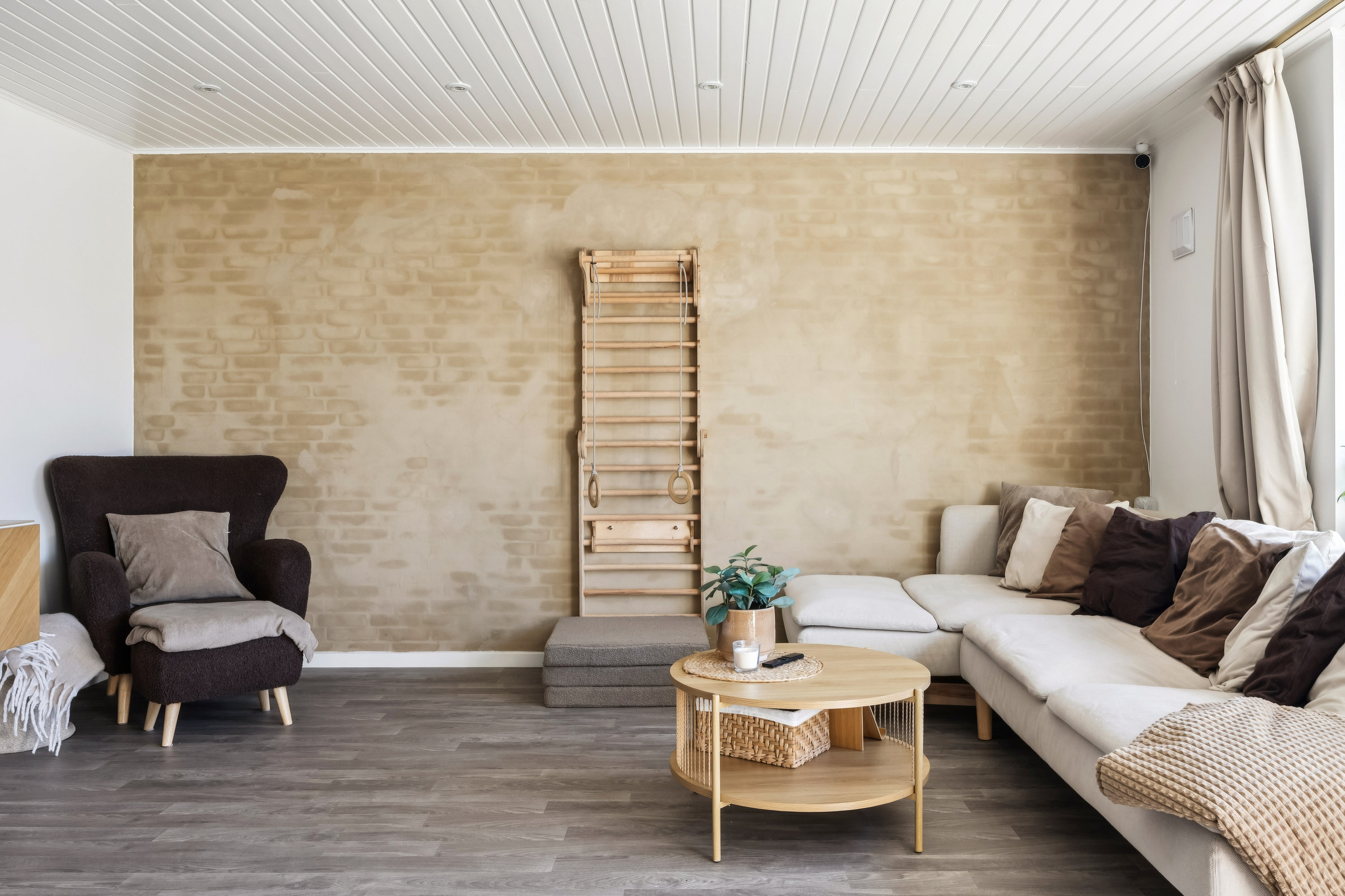 Fremhævet stue billede i fuldskærmstilstand. Billede af Hovgårdsparken 135, 2670 Greve