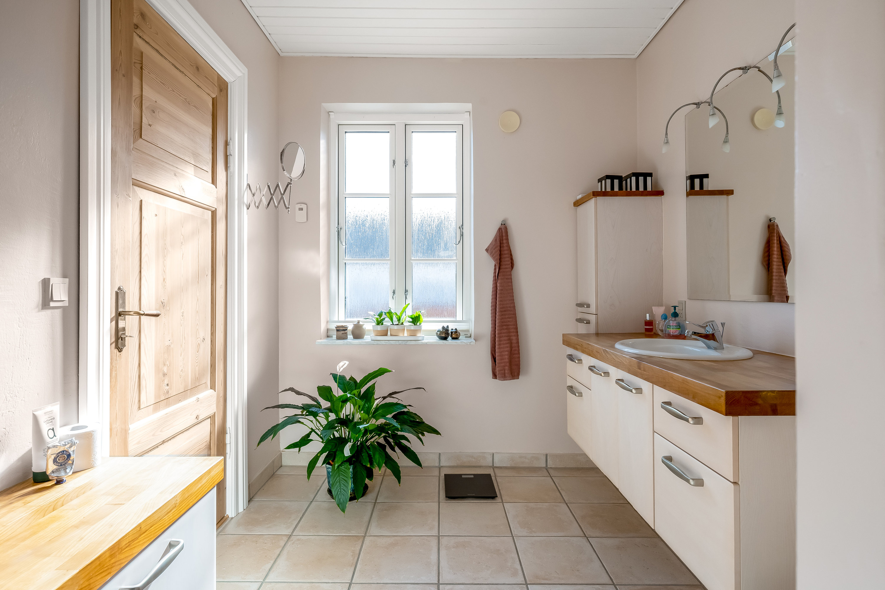 Fremhævet badeværelse billede i fuldskærmstilstand. Billede af Vesterlindvej 38, 7400 Herning