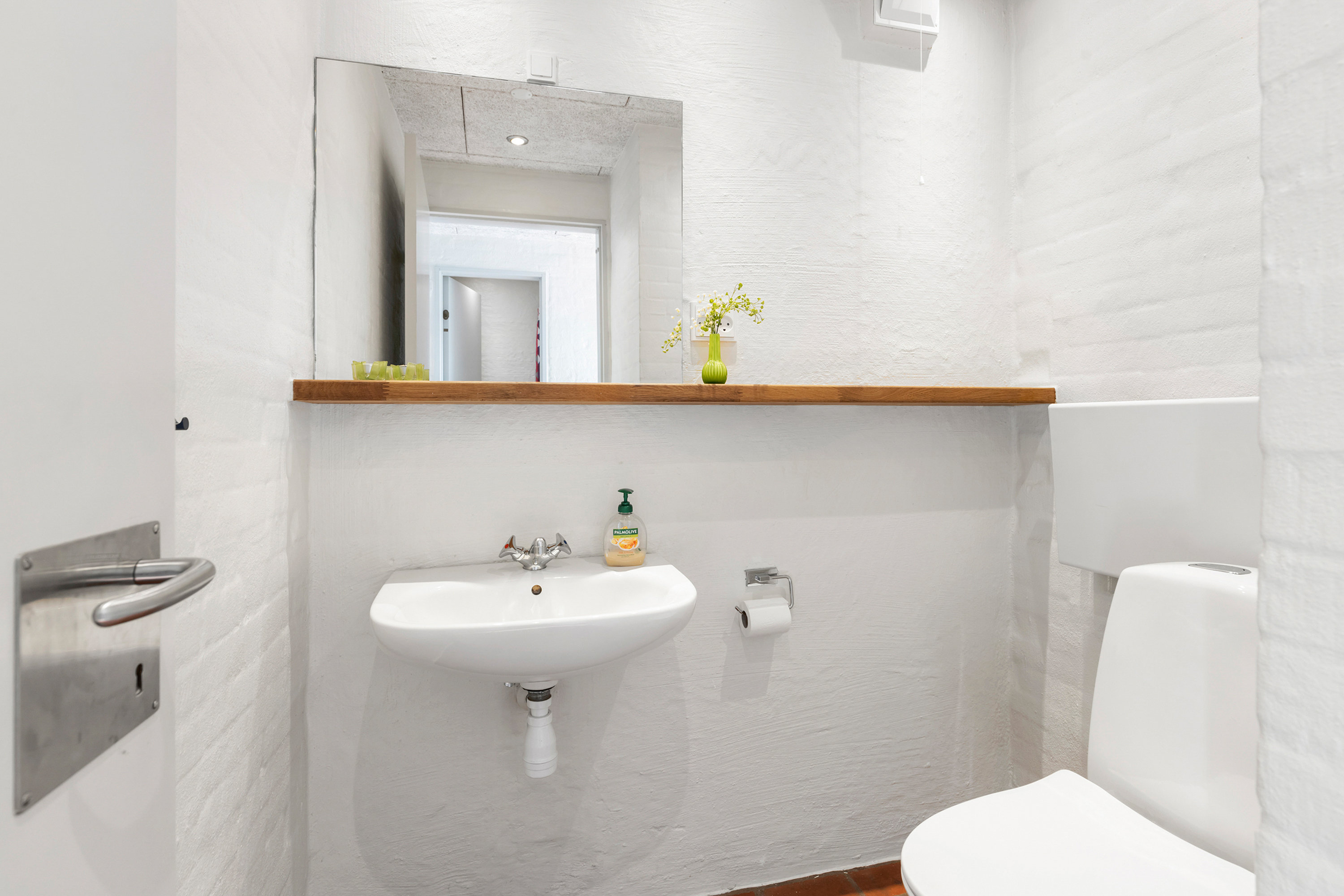 Fremhævet toilet billede i fuldskærmstilstand. Billede af Strandvejen 150, 30., Tranum, 9460 Brovst