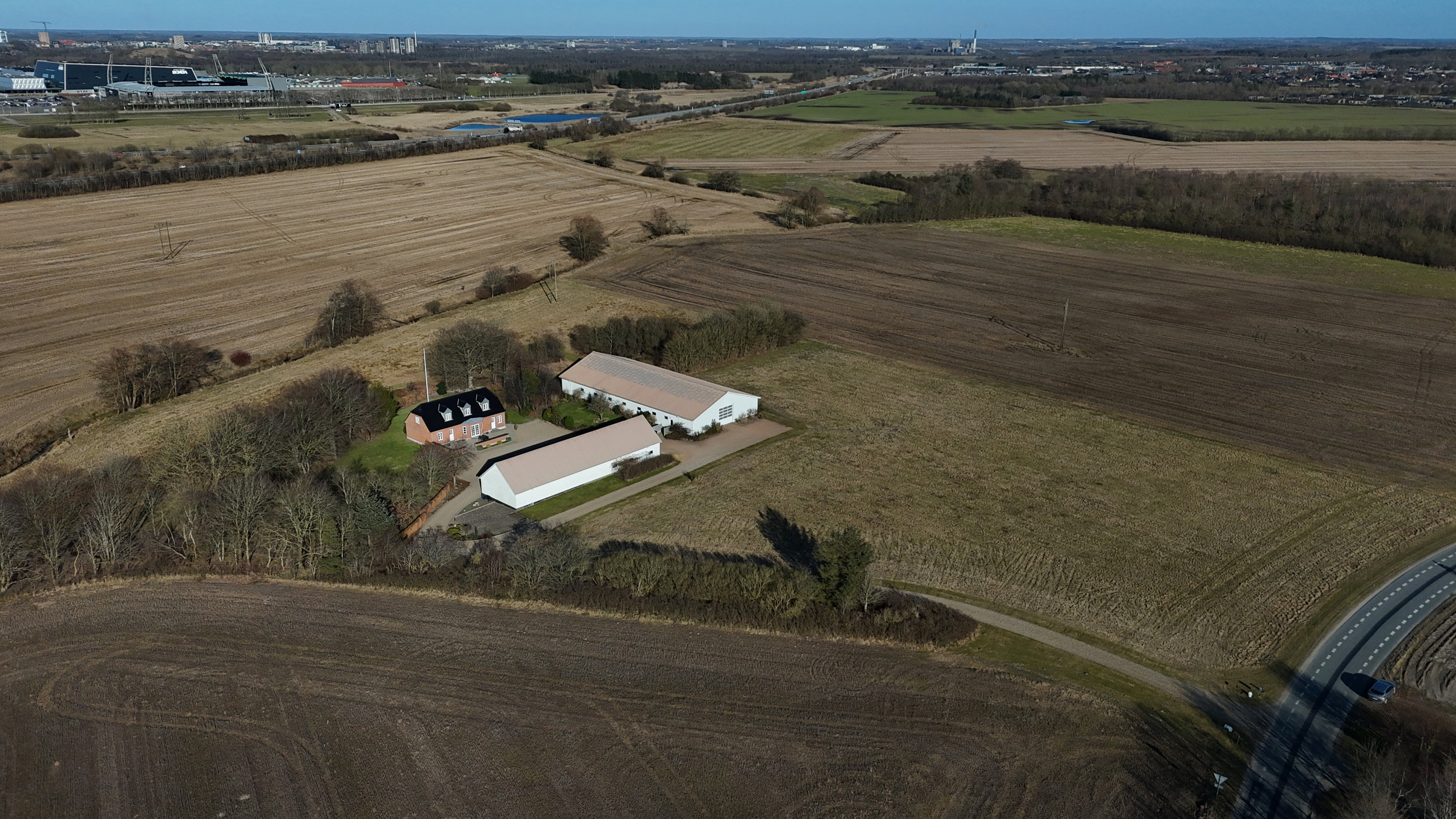 Fremhævet luftfoto billede i fuldskærmstilstand. Billede af Vesterlindvej 38, 7400 Herning