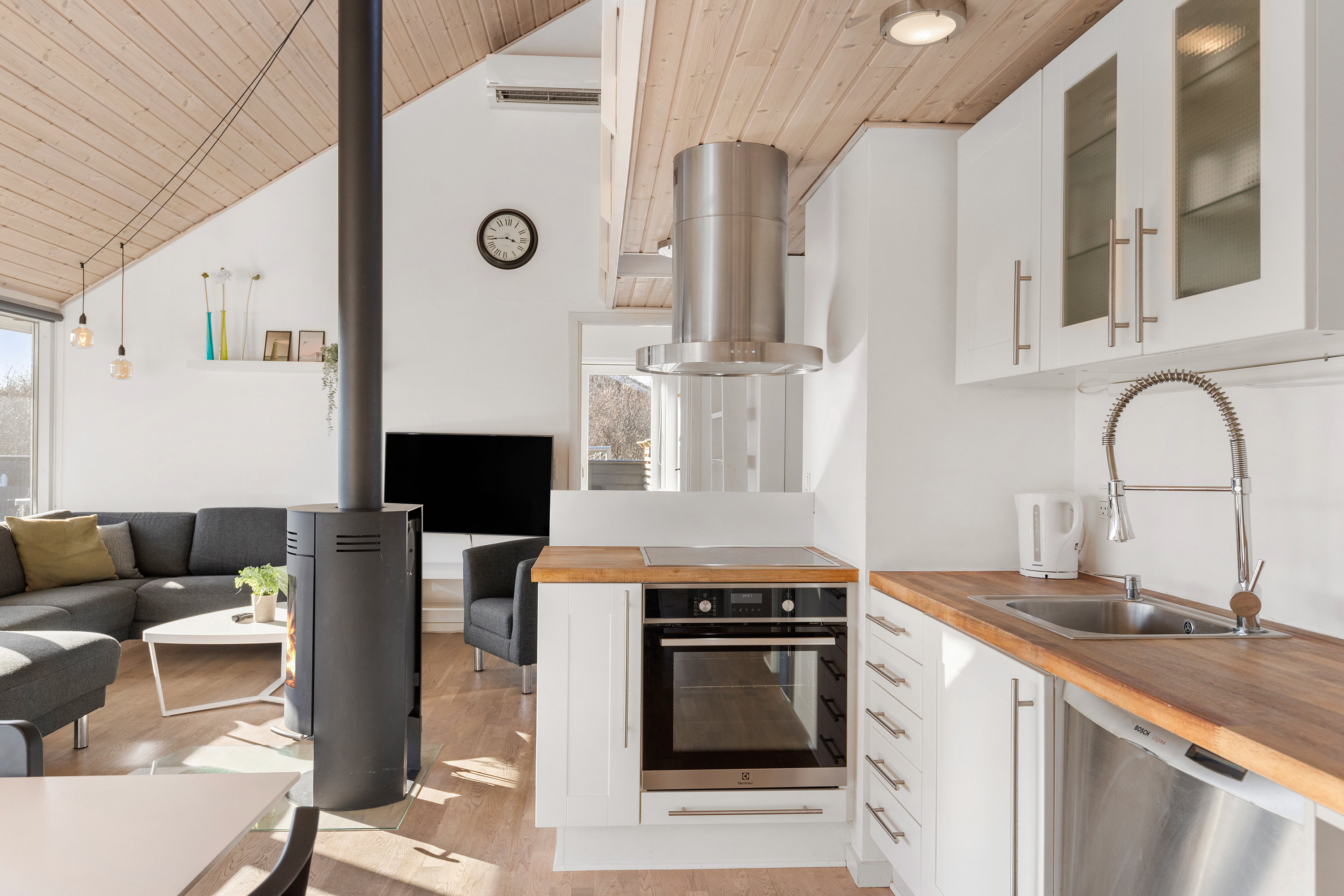 Fremhævet køkken billede i fuldskærmstilstand. Billede af Kronvildtvej 156, Krogen, 9460 Brovst