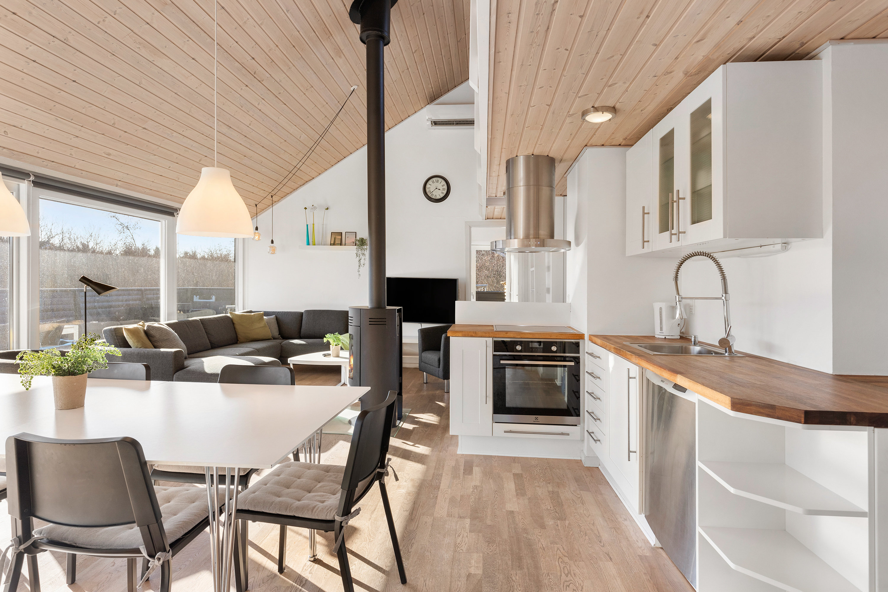 Fremhævet køkken billede i fuldskærmstilstand. Billede af Kronvildtvej 156, Krogen, 9460 Brovst