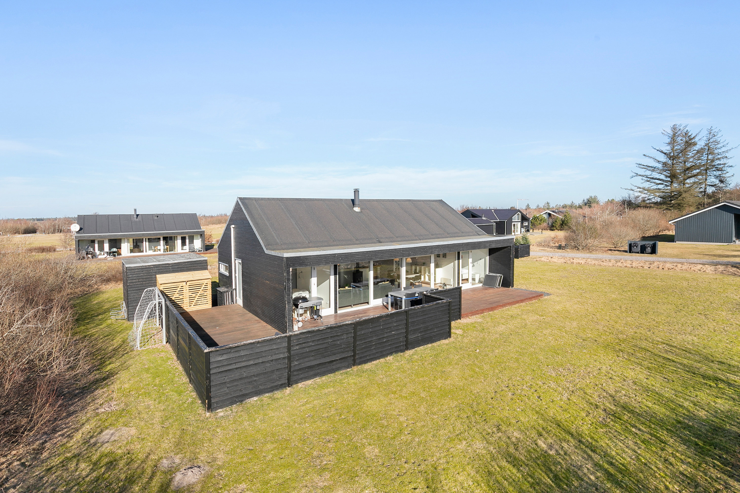 Fremhævet facade billede i fuldskærmstilstand. Billede af Kronvildtvej 156, Krogen, 9460 Brovst