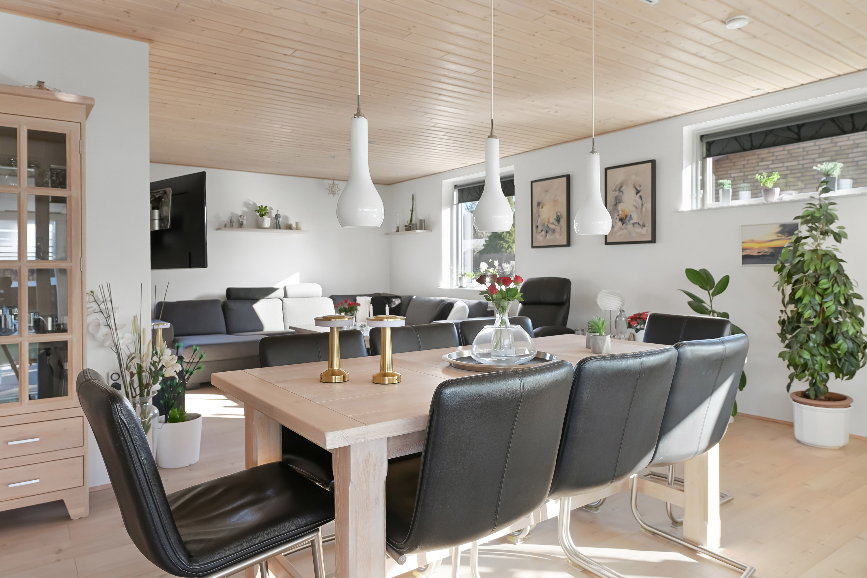 Fremhævet stue billede i fuldskærmstilstand. Billede af Egevej 4, 7260 Sønder Omme