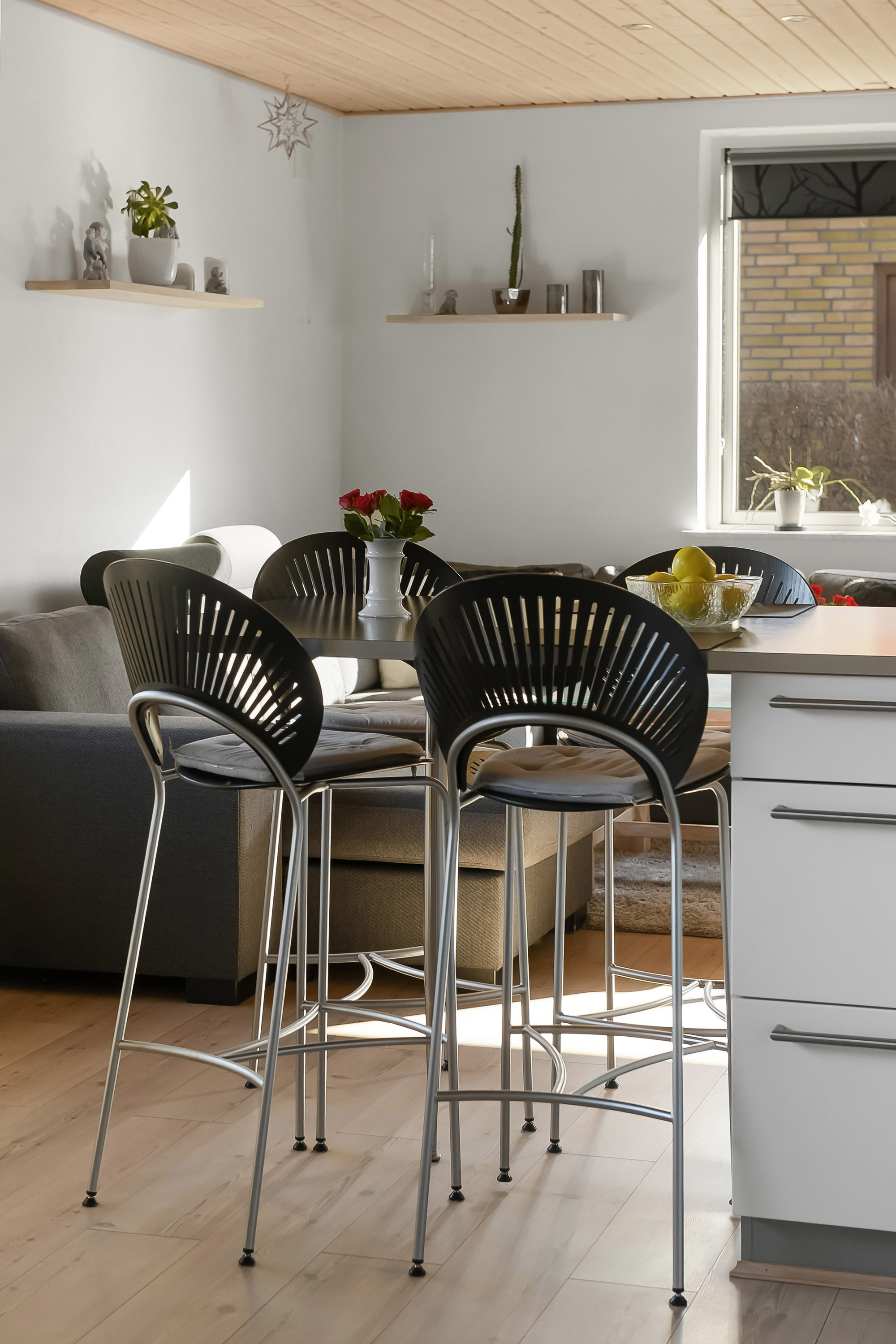 Fremhævet stue billede i fuldskærmstilstand. Billede af Egevej 4, 7260 Sønder Omme