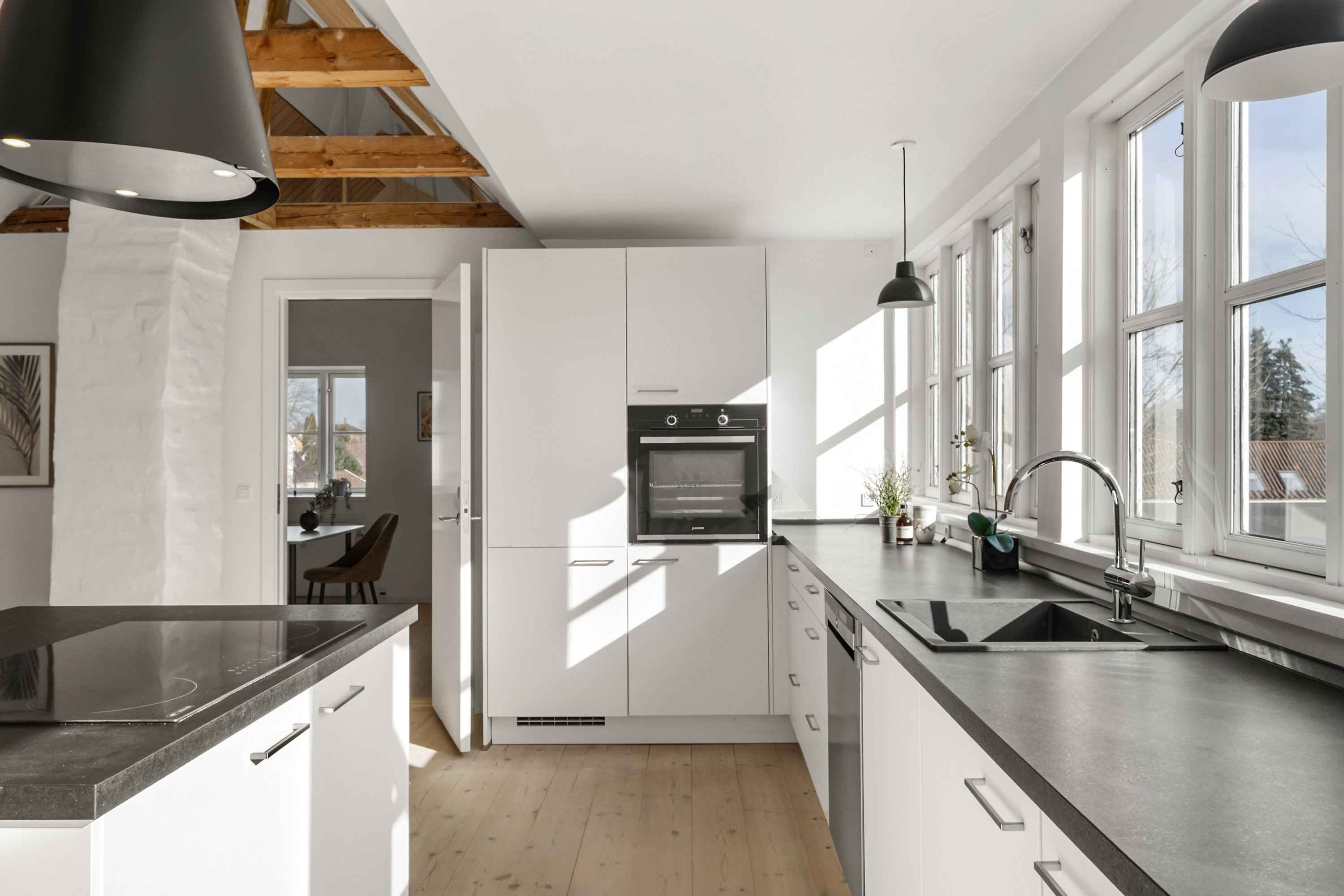 Fremhævet køkken billede i fuldskærmstilstand. Billede af Farum Hovedgade 71A, st.. tv., 3520 Farum