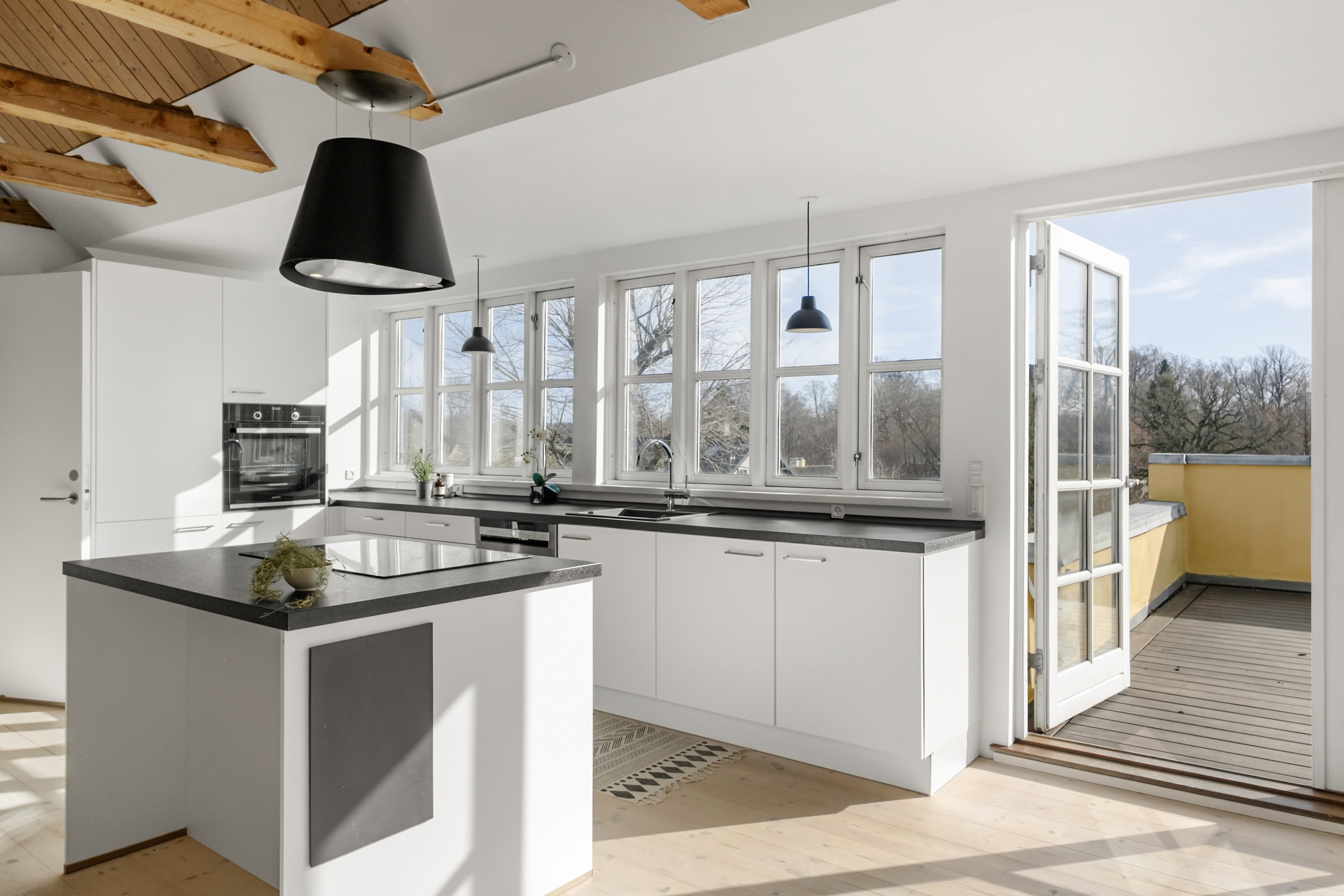 Fremhævet køkken billede i fuldskærmstilstand. Billede af Farum Hovedgade 71A, st.. tv., 3520 Farum