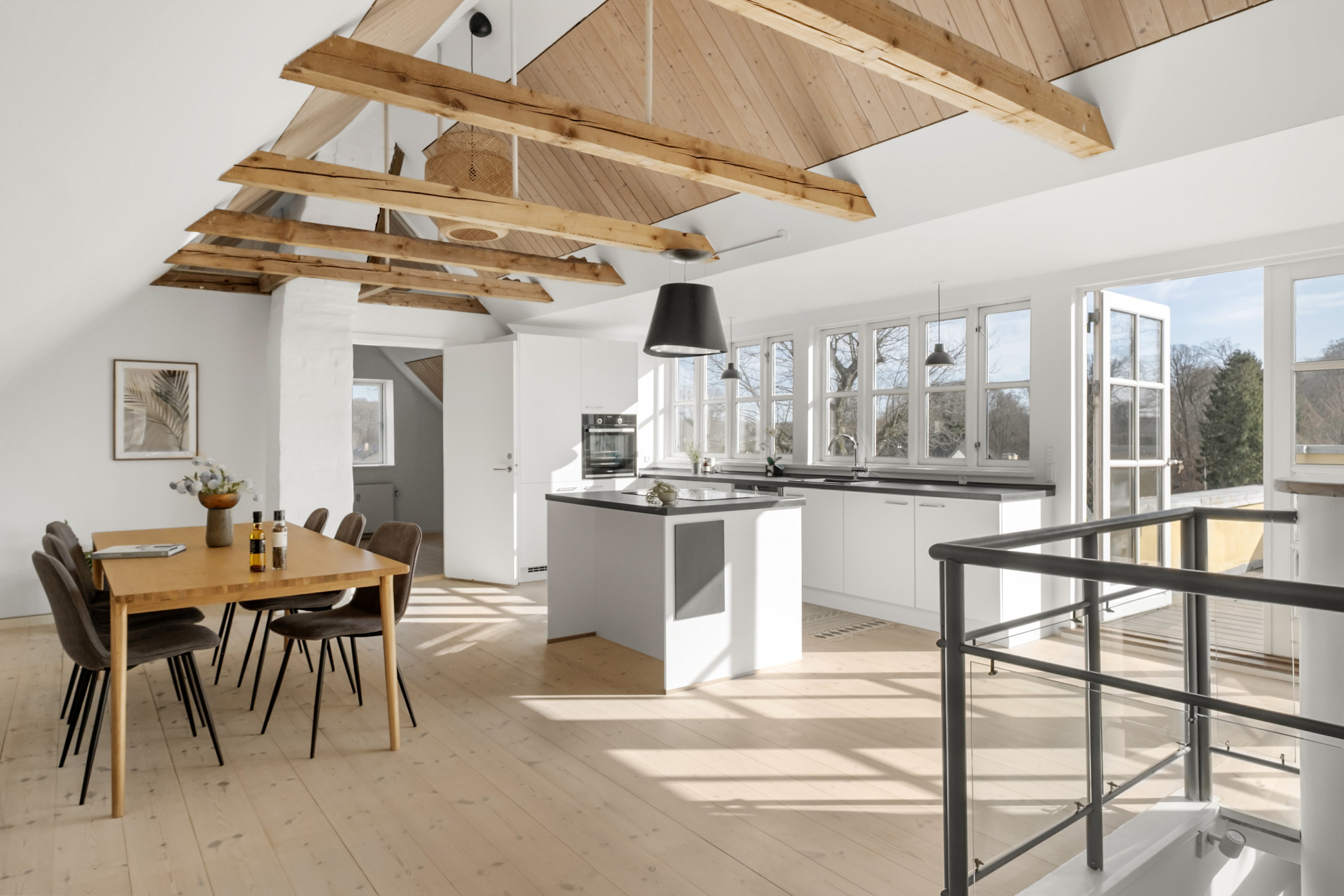 Fremhævet spisekøkken billede i fuldskærmstilstand. Billede af Farum Hovedgade 71A, st.. tv., 3520 Farum