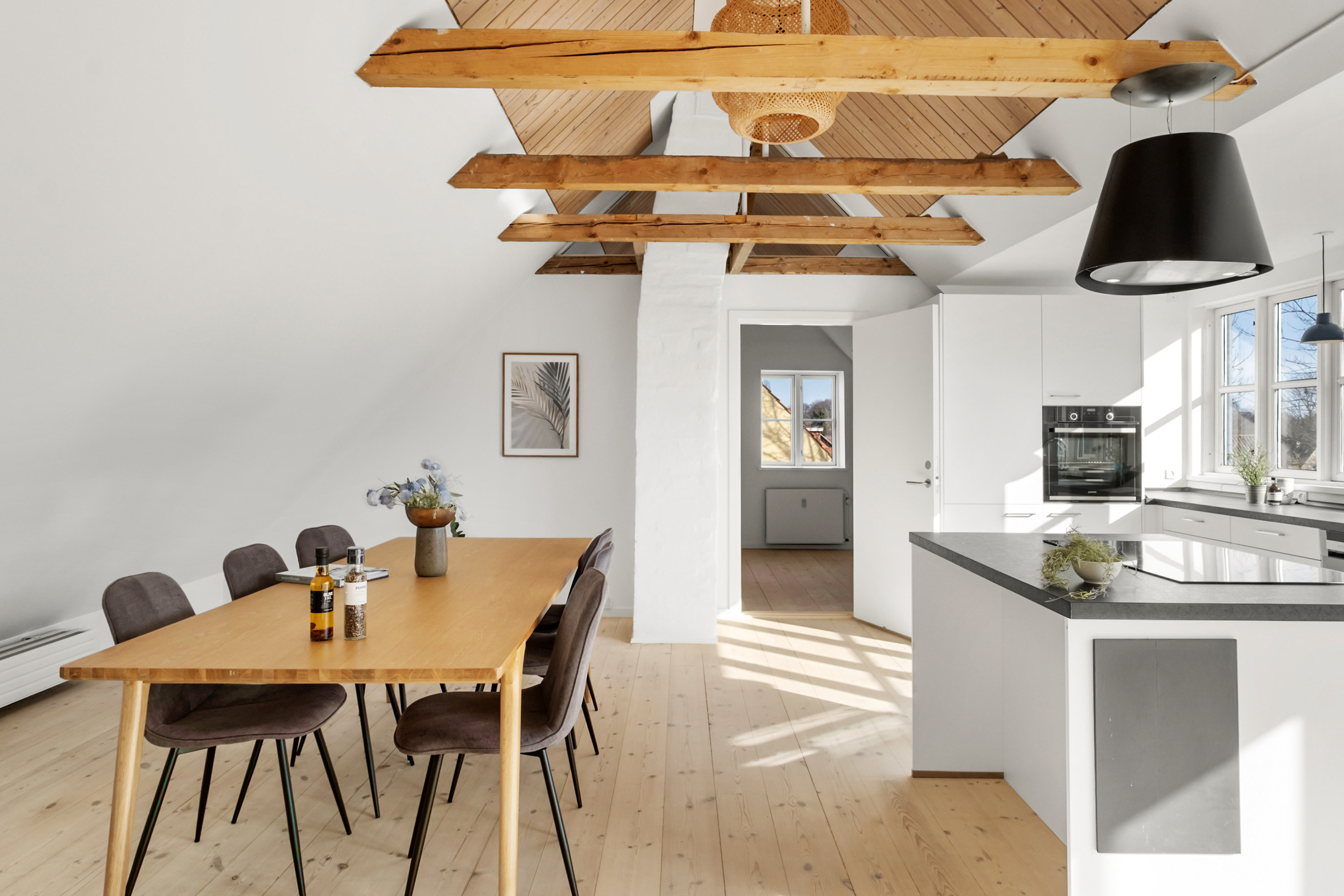 Fremhævet spisekøkken billede i fuldskærmstilstand. Billede af Farum Hovedgade 71A, st.. tv., 3520 Farum