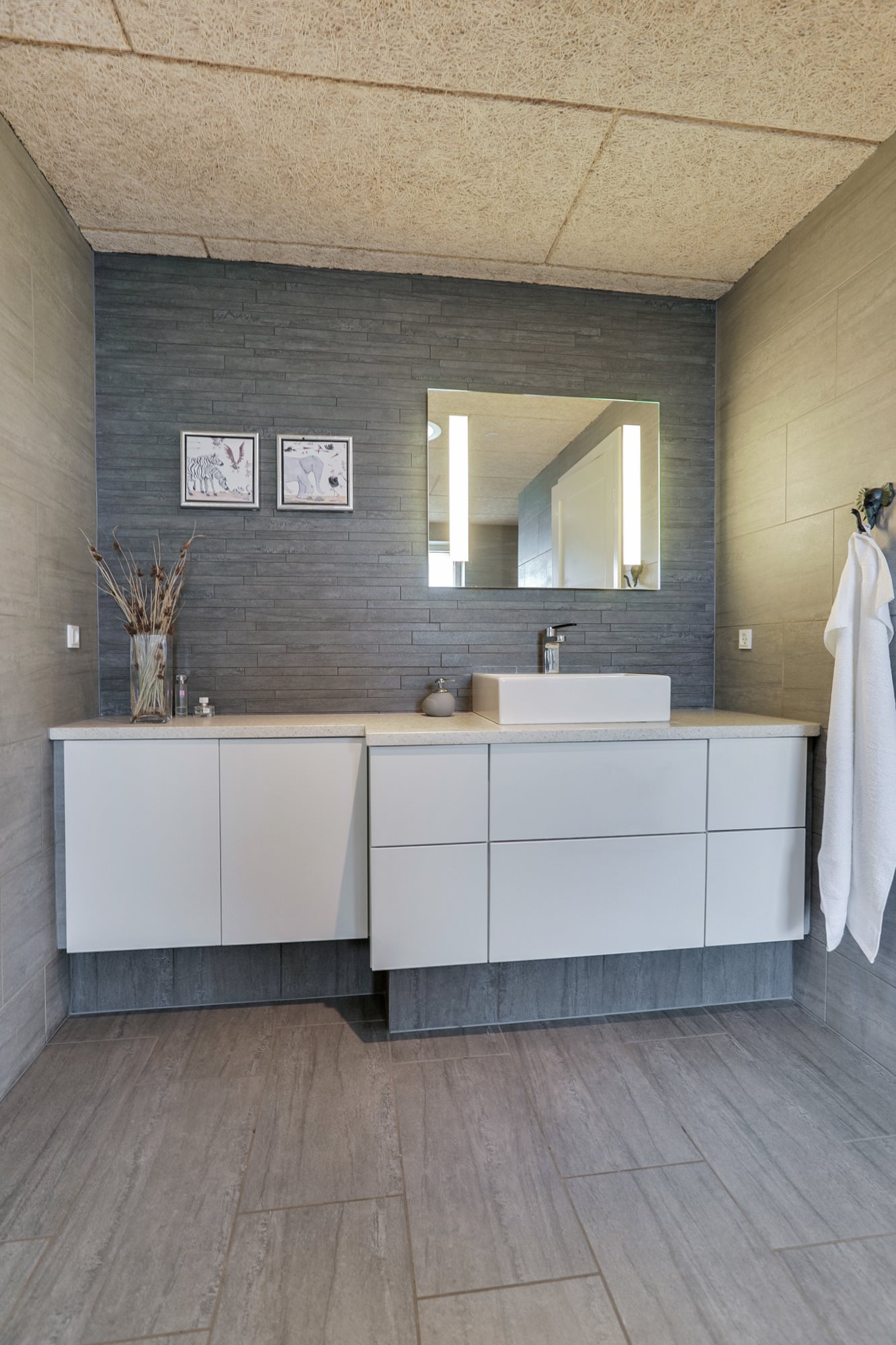 Fremhævet badeværelse billede i fuldskærmstilstand. Billede af Tennisskoven 4, 9320 Hjallerup