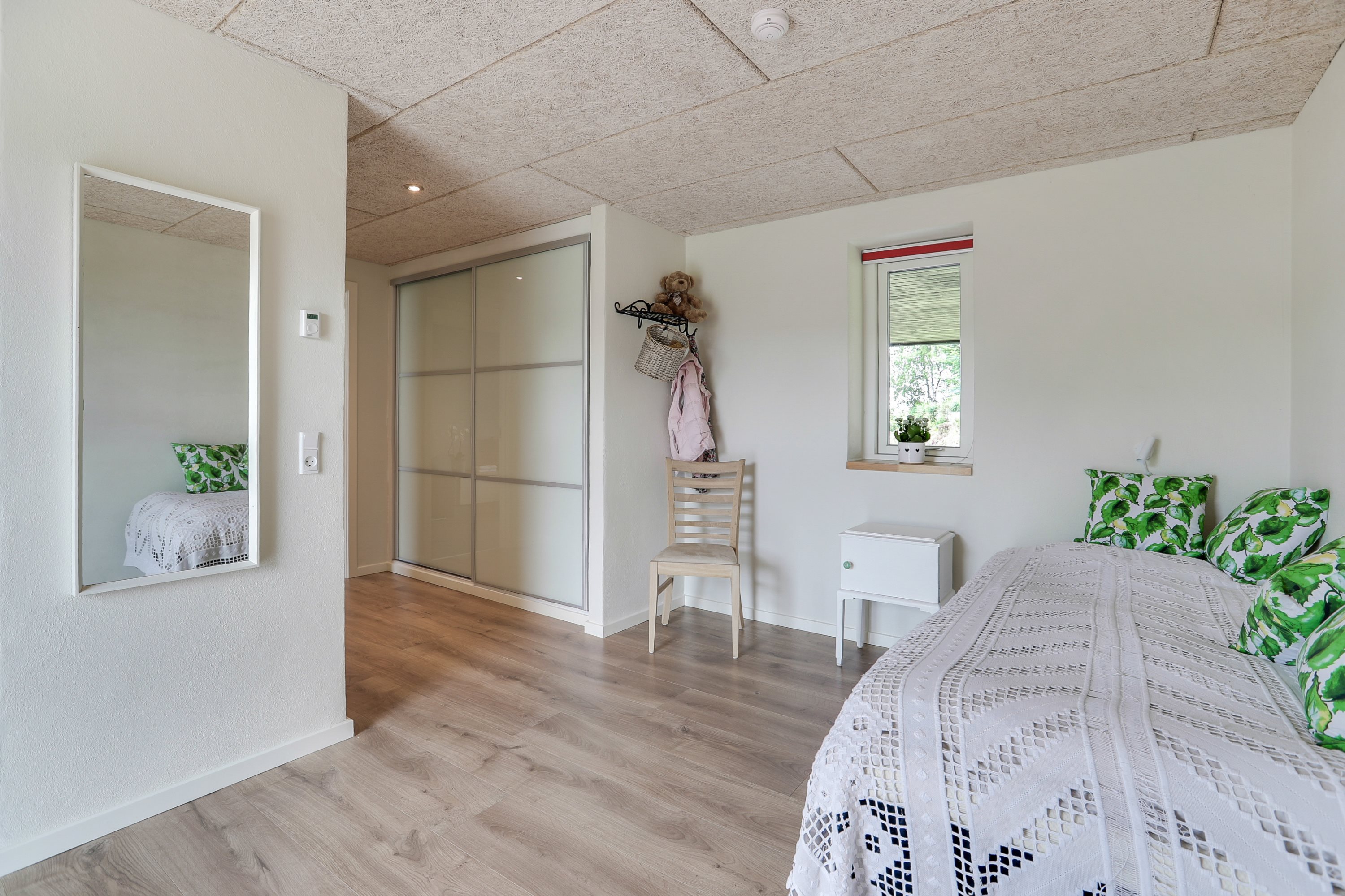 Fremhævet værelse billede i fuldskærmstilstand. Billede af Tennisskoven 4, 9320 Hjallerup