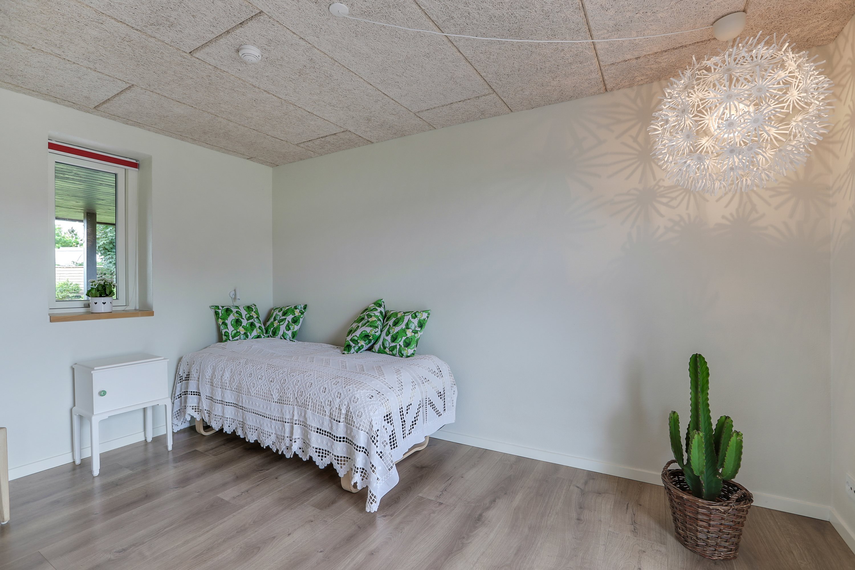 Fremhævet værelse billede i fuldskærmstilstand. Billede af Tennisskoven 4, 9320 Hjallerup