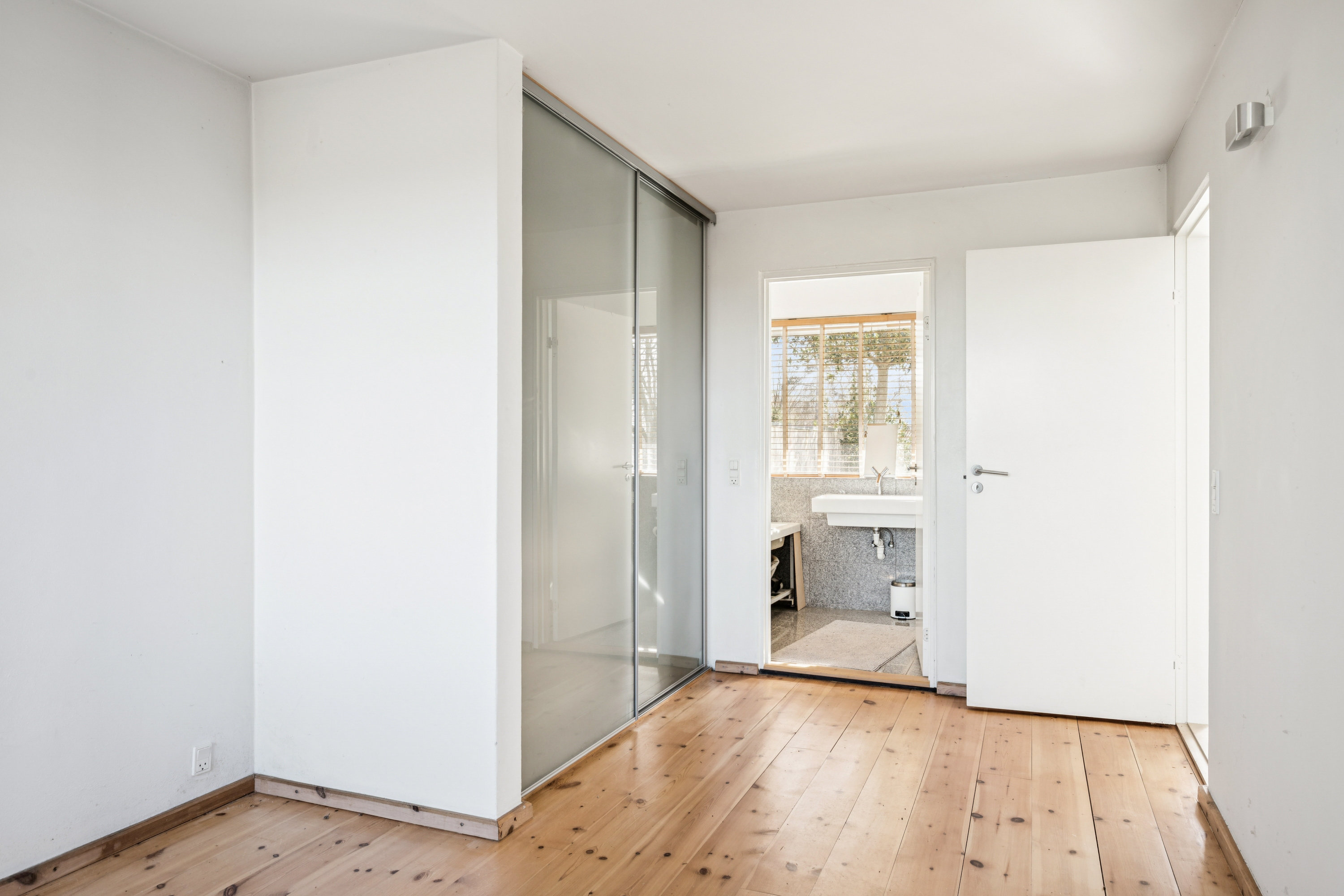 Fremhævet gang billede i fuldskærmstilstand. Billede af Hulvej 10A, B og C, 8400 Ebeltoft