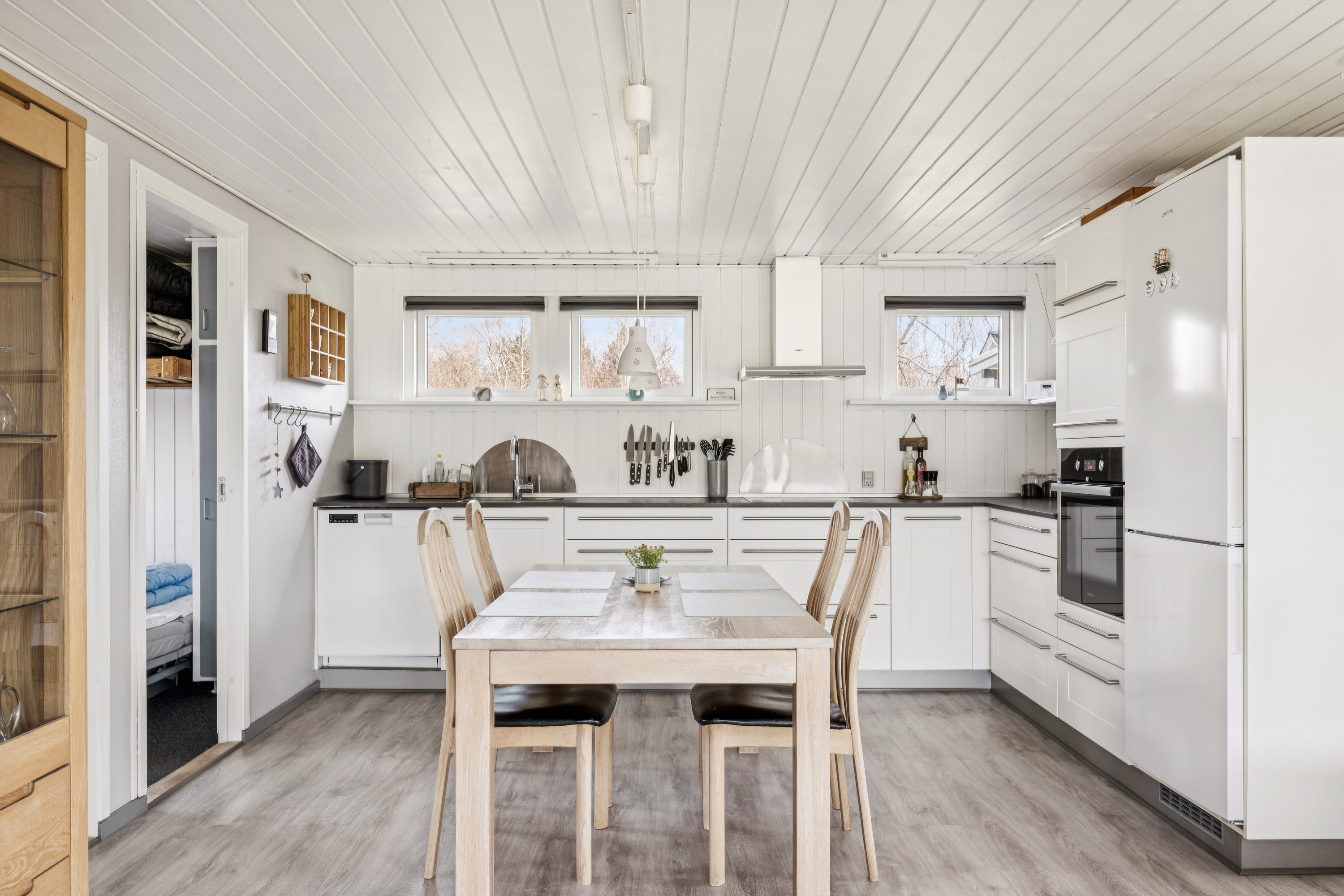 Fremhævet køkken billede i fuldskærmstilstand. Billede af Øreflippen 59, Øer Strand, 8400 Ebeltoft