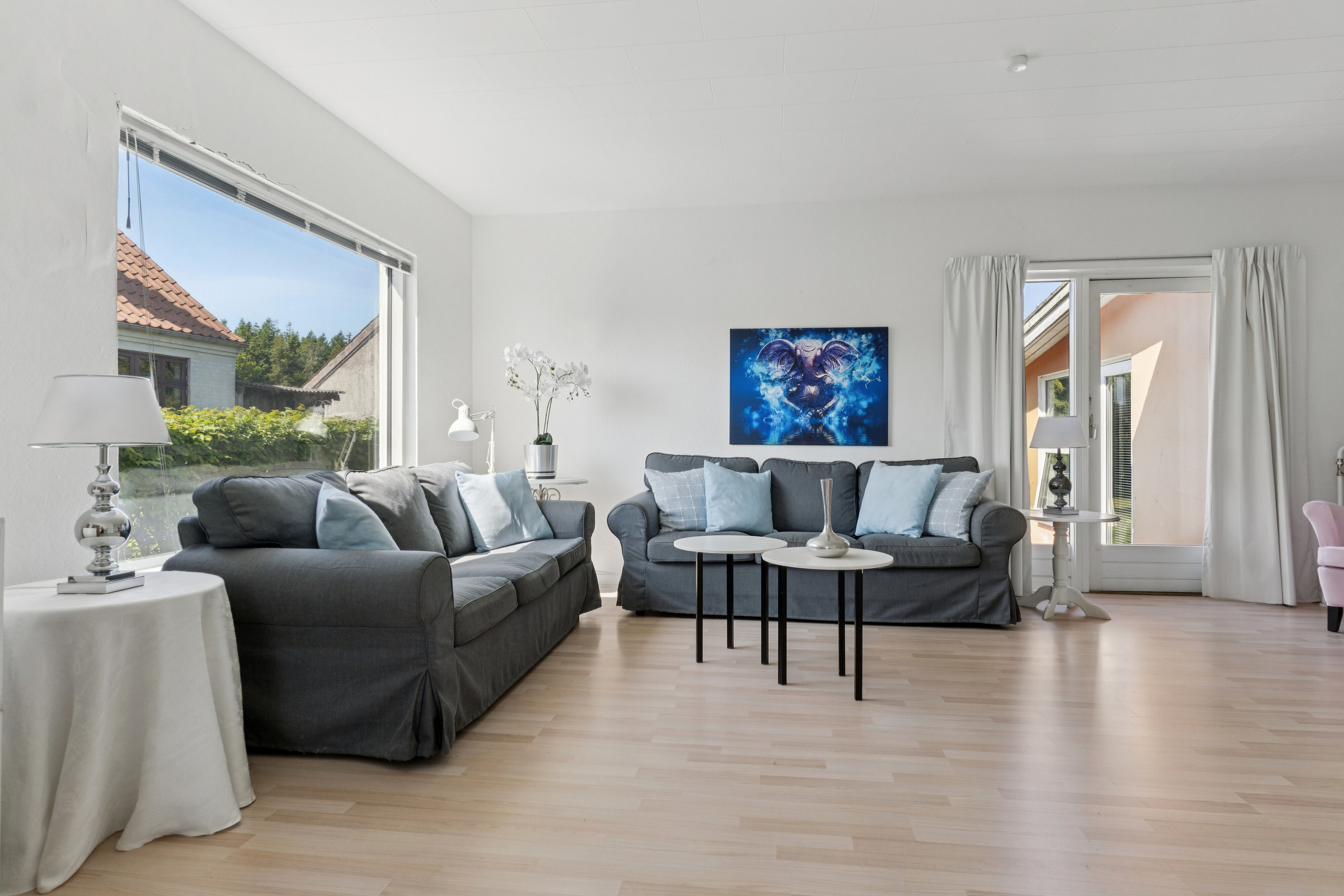 Fremhævet stue billede i fuldskærmstilstand. Billede af Skovvej 18, 9800 Hjørring