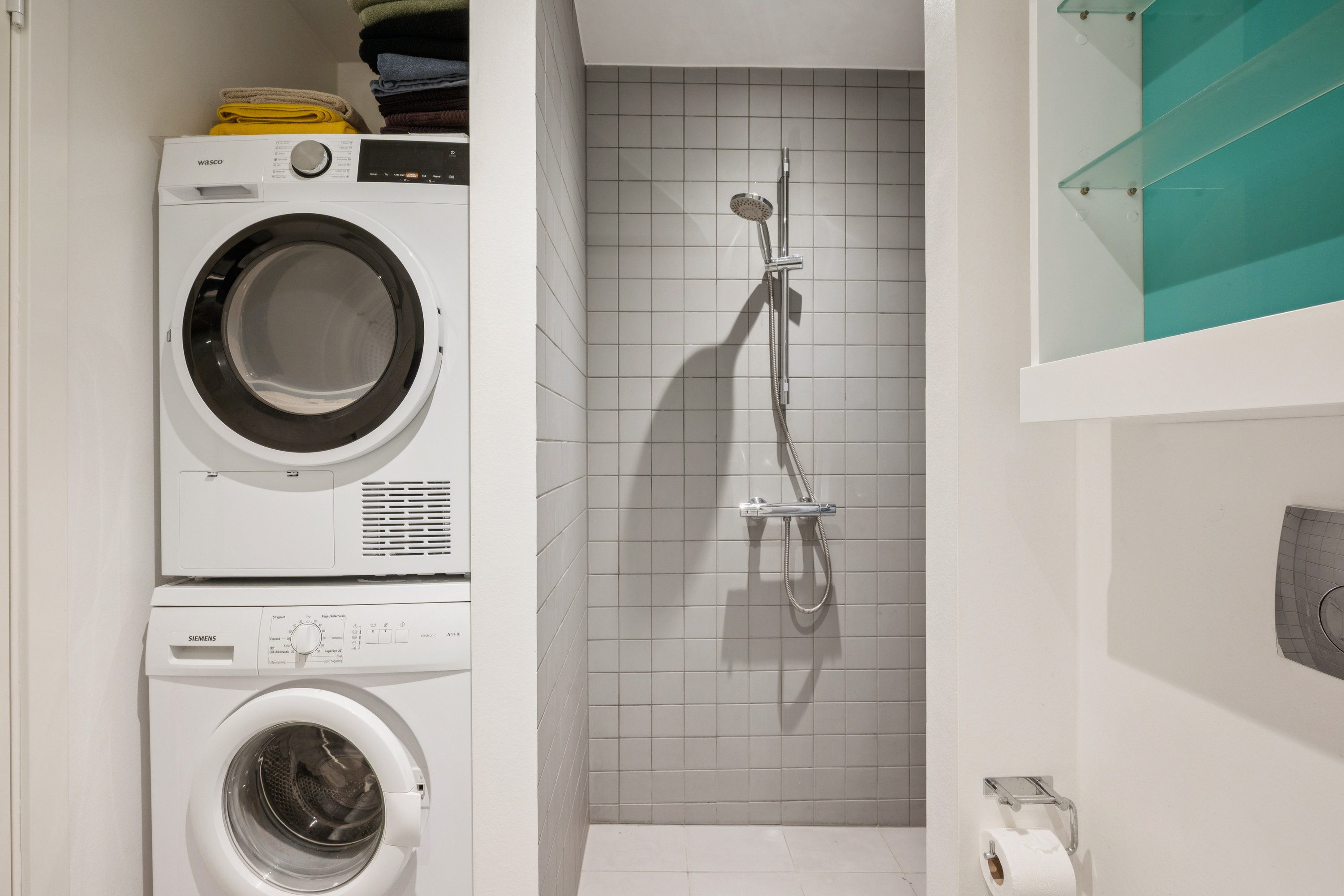 Fremhævet badeværelse billede i fuldskærmstilstand. Billede af Helga Pedersens Gade 9, 5. 4., 8000 Aarhus C