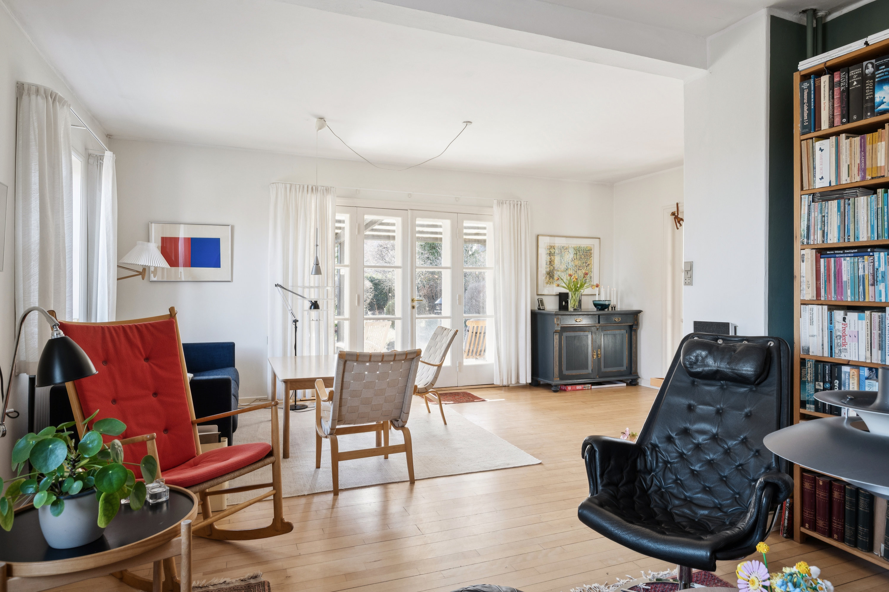 Fremhævet stue billede i fuldskærmstilstand. Billede af Solbakken 33, 8240 Risskov