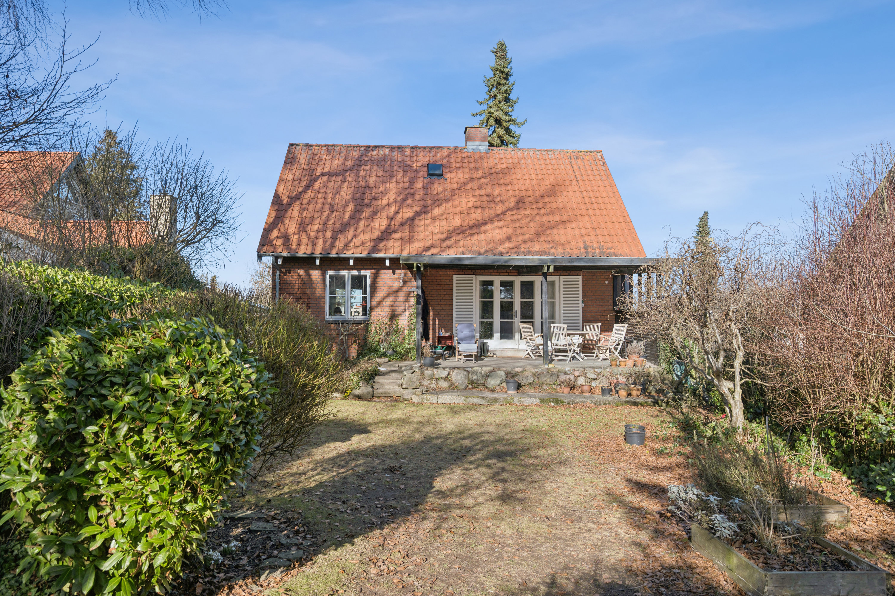 Fremhævet andet billede i fuldskærmstilstand. Billede af Solbakken 33, 8240 Risskov