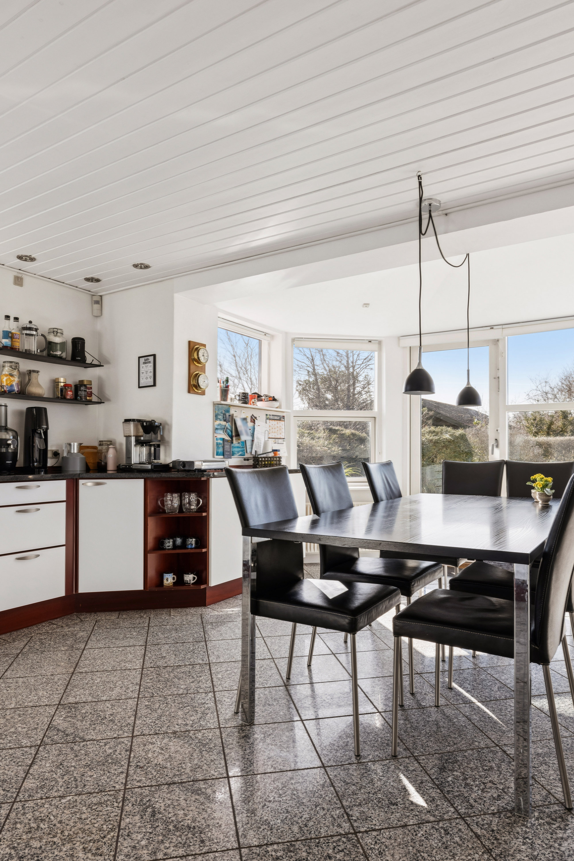 Fremhævet stue billede i fuldskærmstilstand. Billede af Tjurvej 6, 8410 Rønde