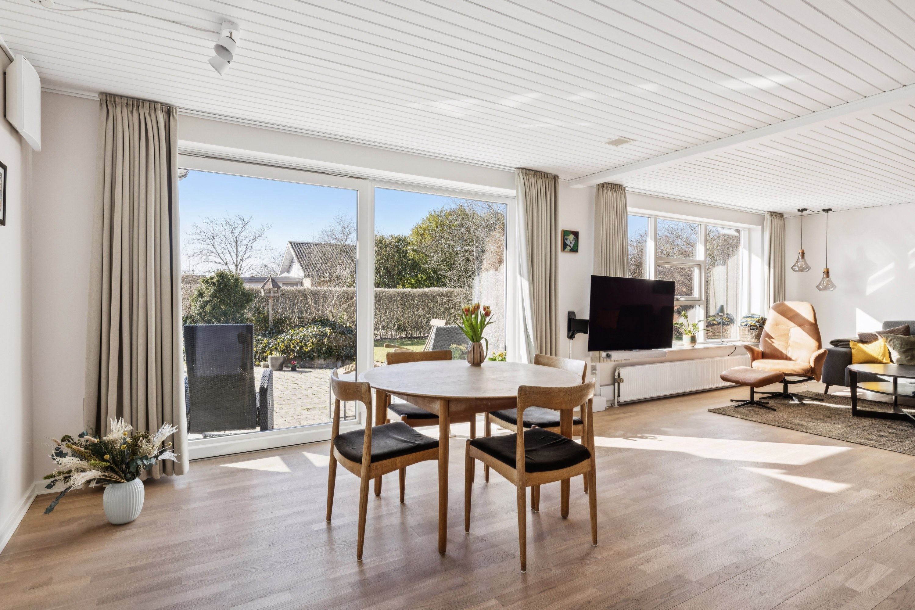 Fremhævet stue billede i fuldskærmstilstand. Billede af Tjurvej 6, 8410 Rønde