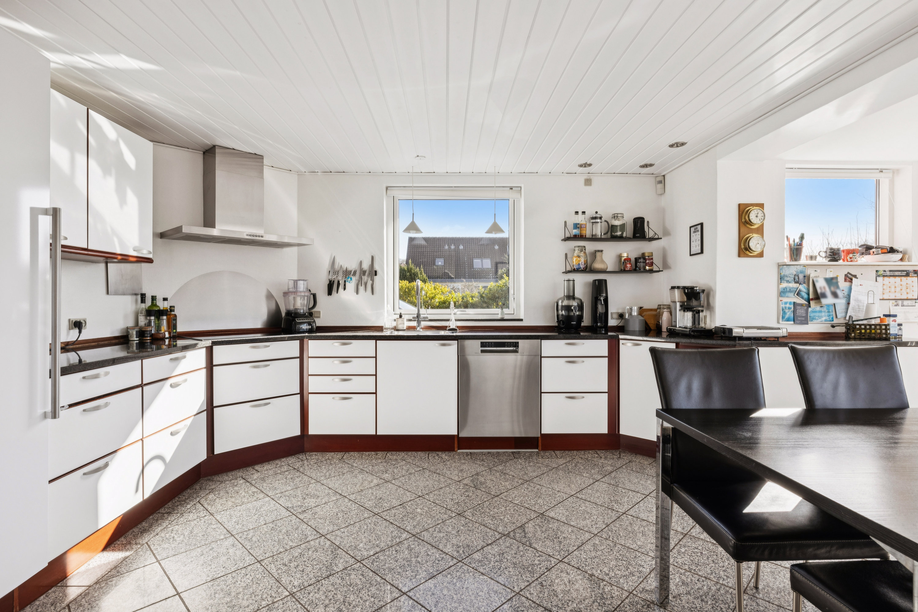 Fremhævet køkken billede i fuldskærmstilstand. Billede af Tjurvej 6, 8410 Rønde