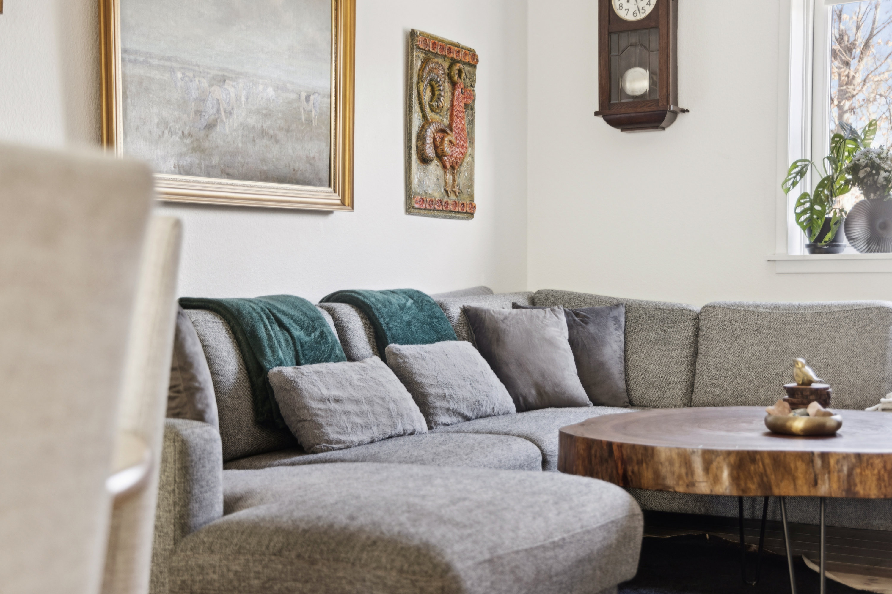 Fremhævet stue billede i fuldskærmstilstand. Billede af Vestbjerggårdvej 27, 9380 Vestbjerg