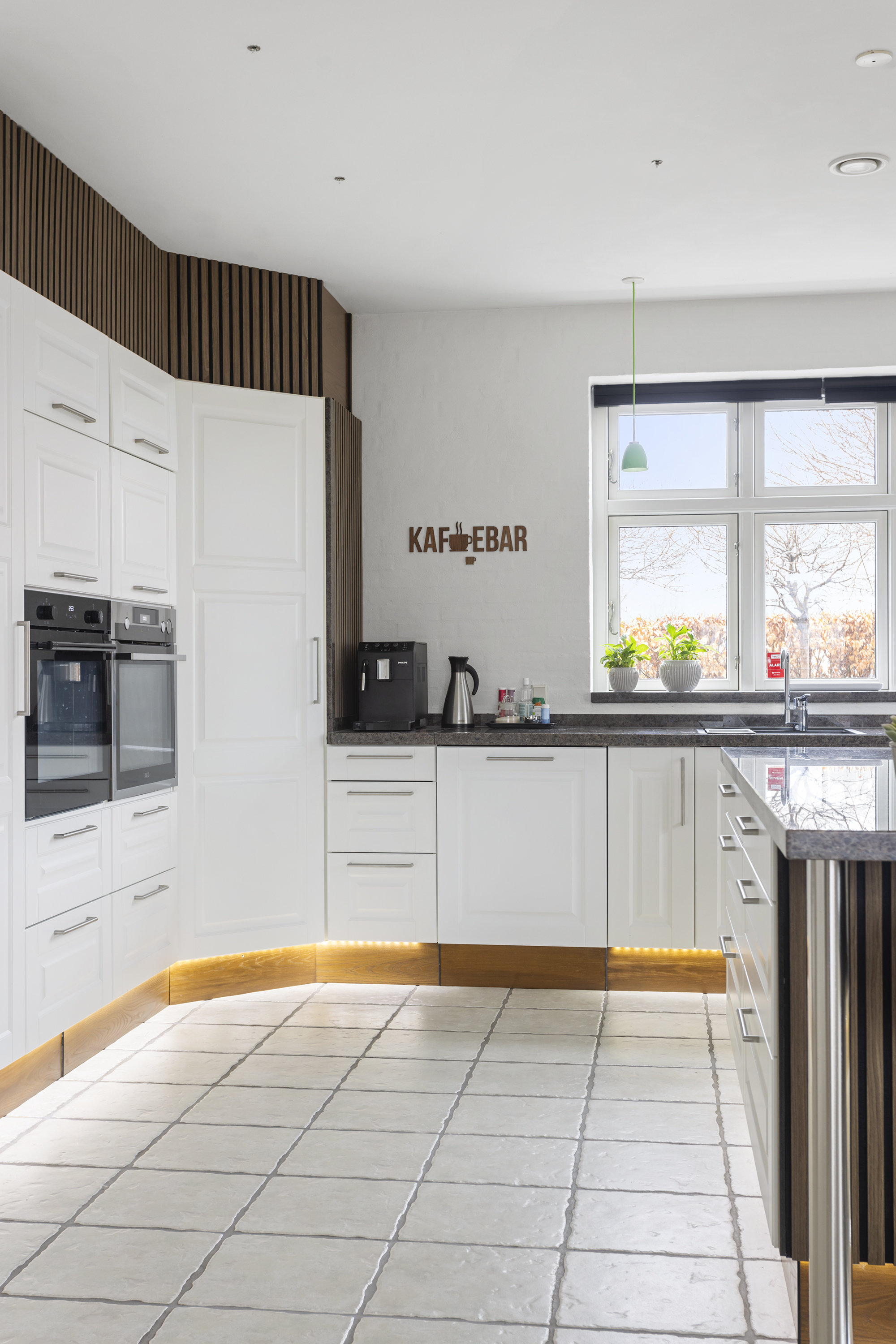 Fremhævet køkken billede i fuldskærmstilstand. Billede af Åhavevej 9, Voerså, 9300 Sæby